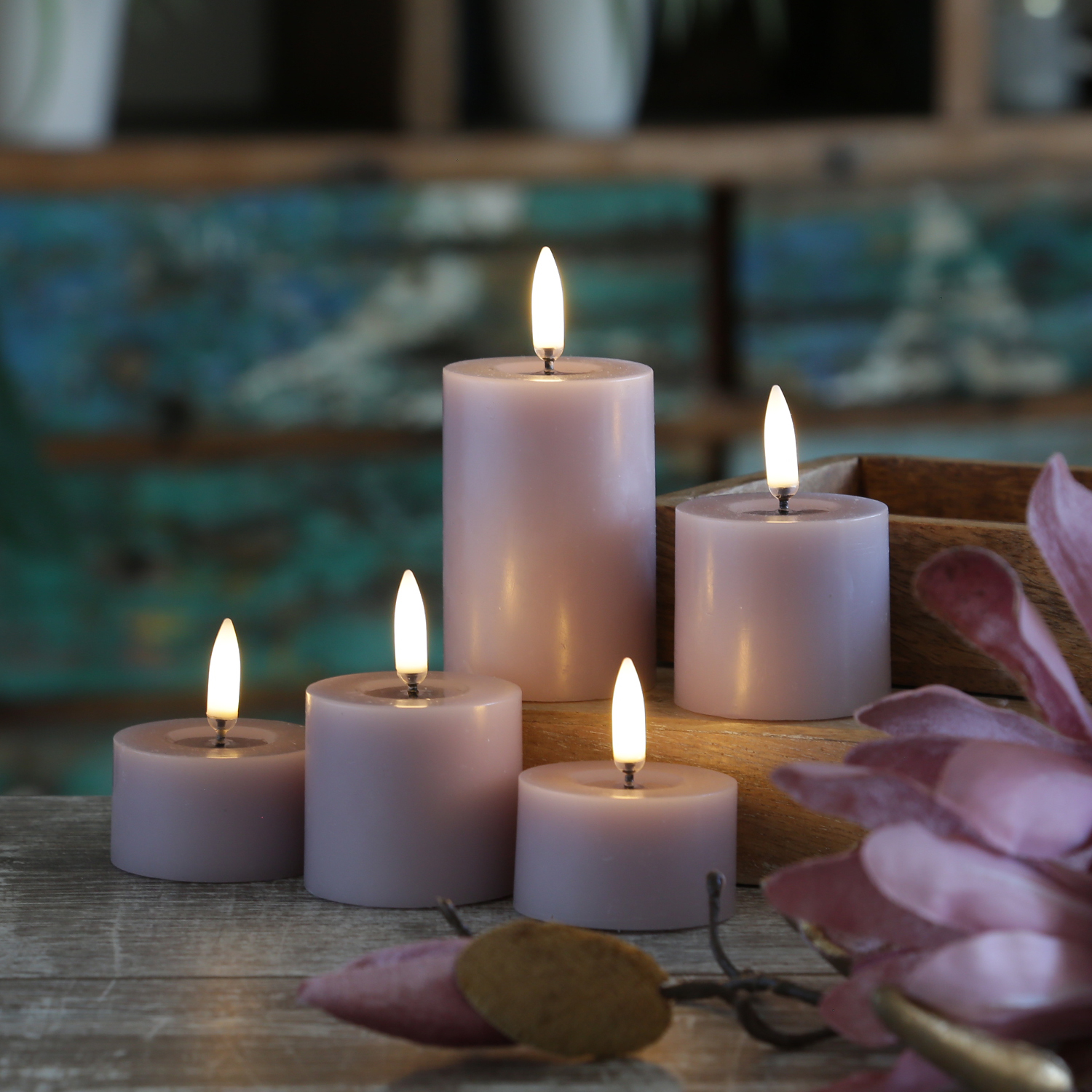 LED Mini Kerze THEA - Echtwachs - Wachsspiegel - D: 5cm - H: 7,5cm - Timer - flieder LED Mini Kerze THEA - Echtwachs - Wachsspiegel - D: 5cm - H: 7,5cm - Timer - flieder