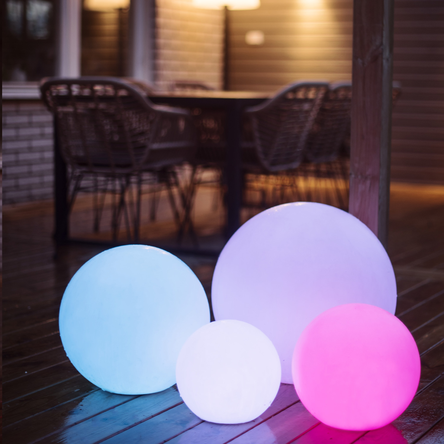 LED Kugel Twilights - Gartenkugel 50cm - RGB Farbwechsel/feste Farbe - Fernbedienung - Aufladbar LED Kugel Twilights - Gartenkugel 50cm - RGB Farbwechsel/feste Farbe - Fernbedienung - Aufladbar