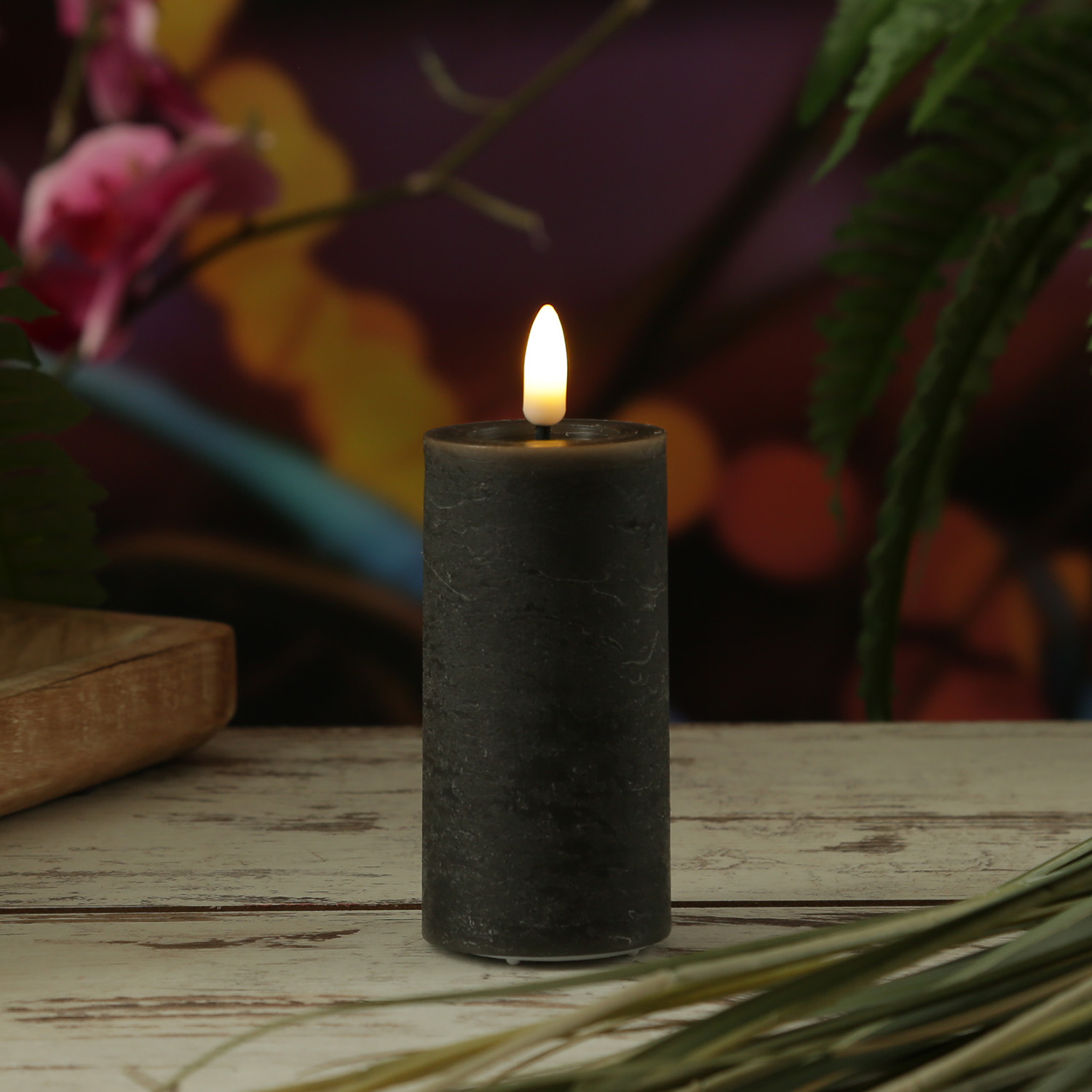 LED Kerze LINA - Rustik-Optik - Echtwachs - 3D Flamme - H: 12,5cm - D: 5cm - Timer - grau LED Kerze LINA - Rustik-Optik - Echtwachs - 3D Flamme - H: 12,5cm - D: 5cm - Timer - grau