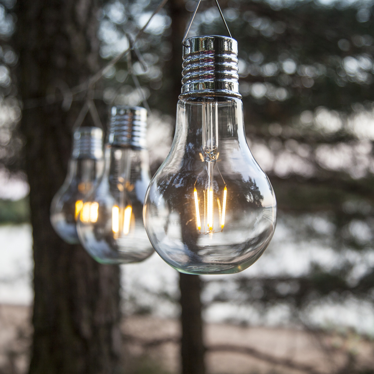 LED Solar XL Glühbirne - warmweißes Filament - H: 18cm - Dämmerungssensor - outdoor - 5 Stück LED Solar XL Glühbirne - warmweißes Filament - H: 18cm - Dämmerungssensor - outdoor - 5 Stück