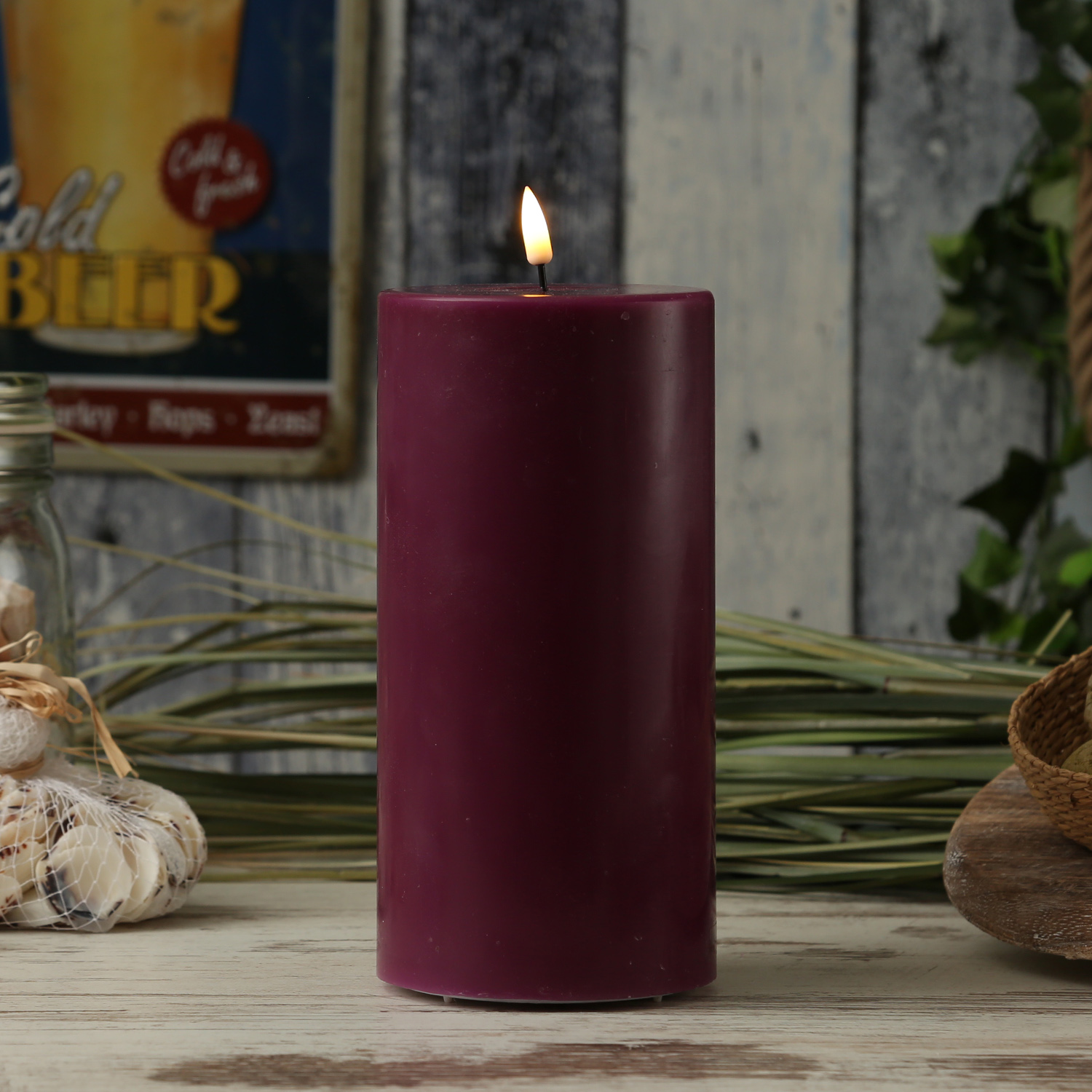 LED Stumpenkerze MIA - Echtwachs - realistische 3D Flamme - H: 20cm - D: 10cm - beere LED Stumpenkerze MIA - Echtwachs - realistische 3D Flamme - H: 20cm - D: 10cm - beere