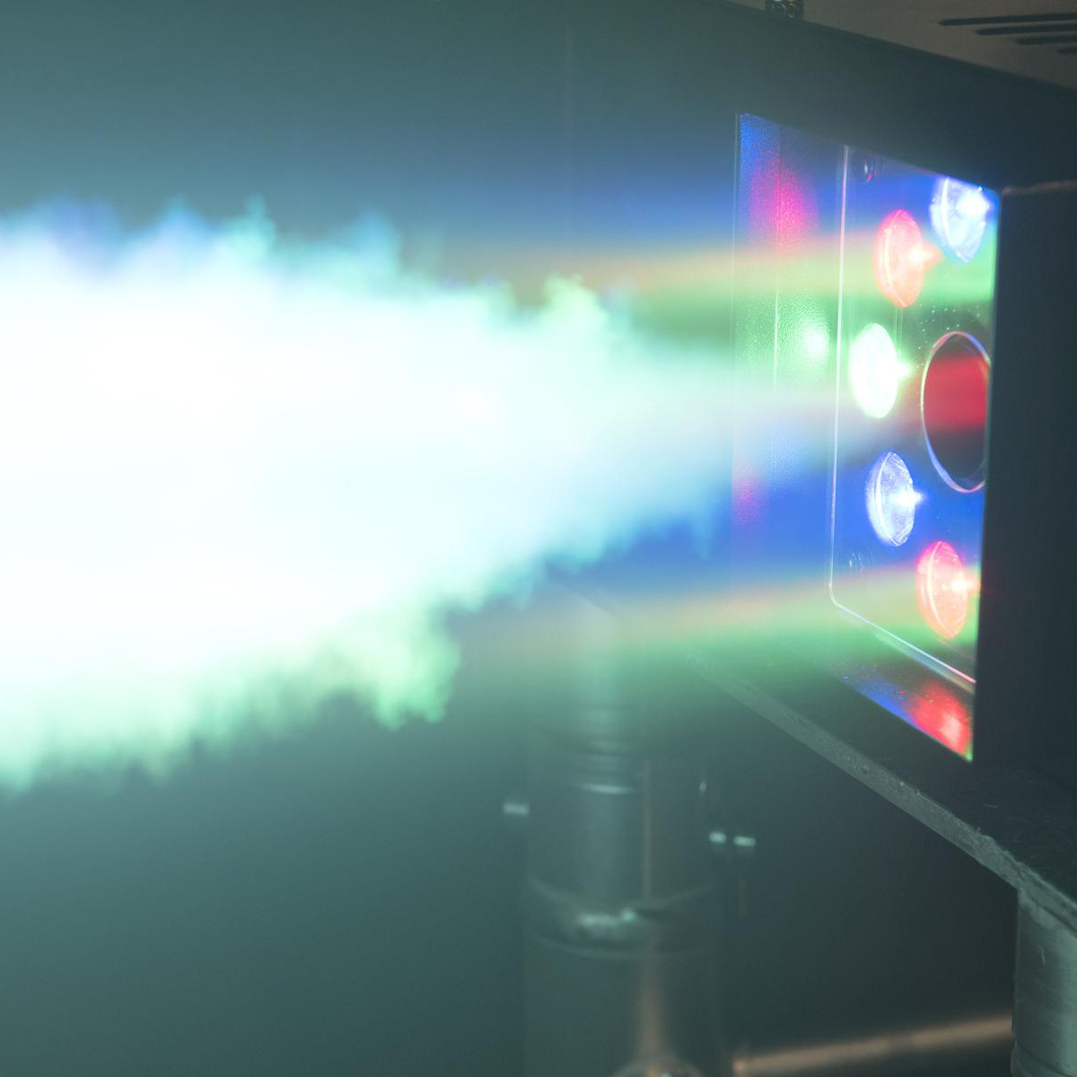 NSF-250 LED DMX Hybrid Spray Fogger - Vertikale/Horizontale Nebelmaschine mit LED Spot