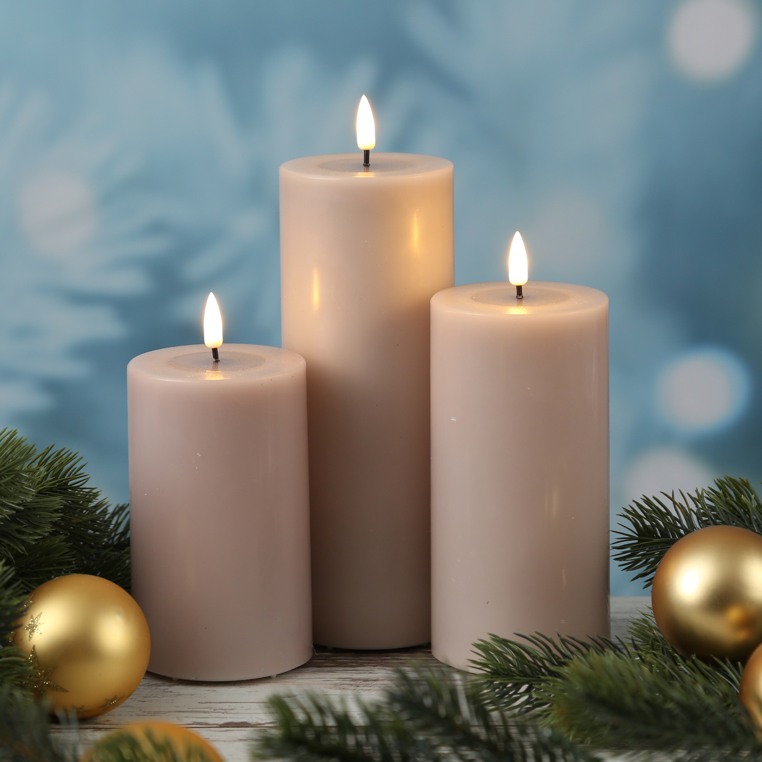 LED Stumpenkerze MIA - Echtwachs - realistische 3D Flamme - H: 12,5cm - D: 7,5cm - altrosa LED Stumpenkerze MIA - Echtwachs - realistische 3D Flamme - H: 12,5cm - D: 7,5cm - altrosa
