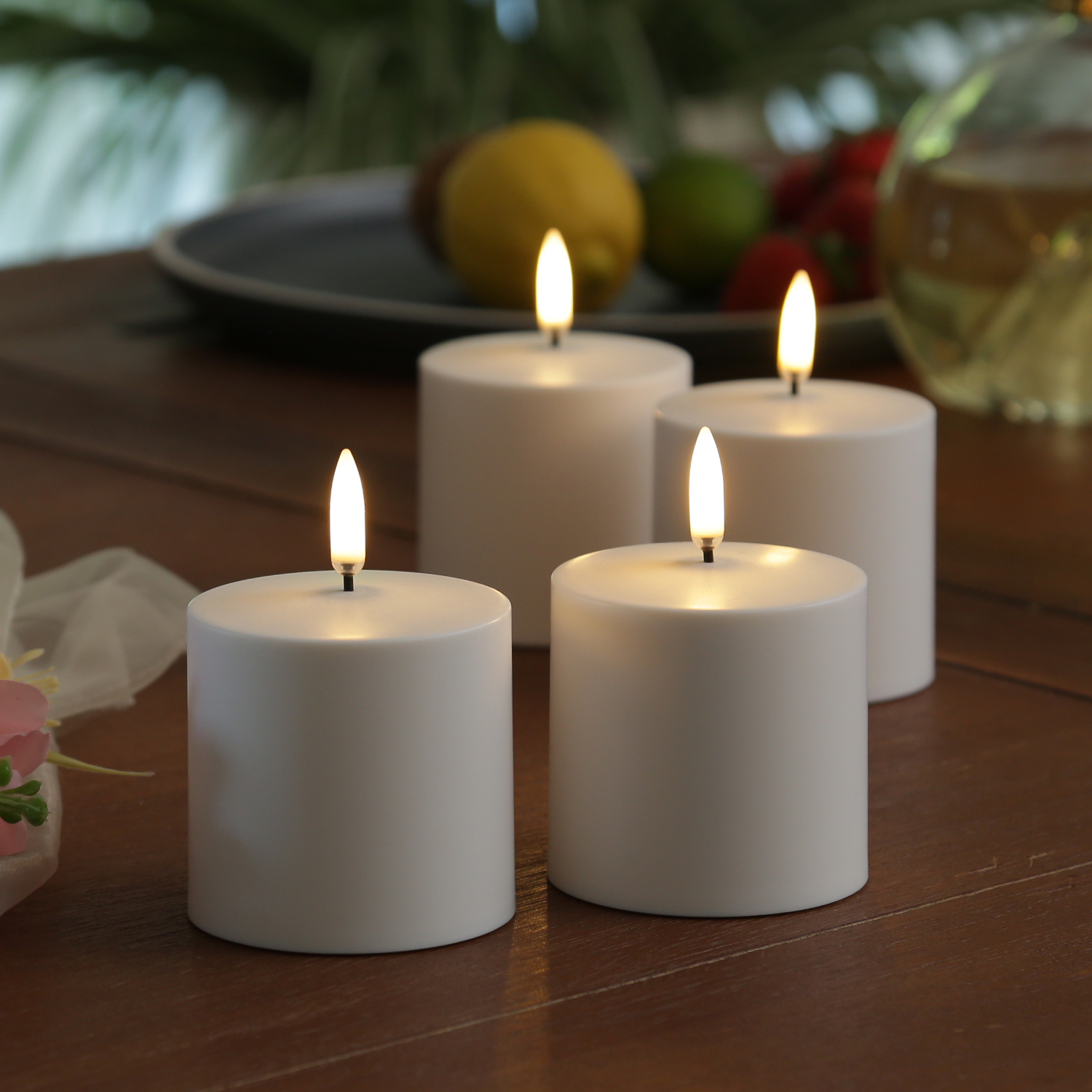 LED Kerzenset - 4 wiederaufladbare LED Kerzen mit Ladestation/Fernb. - Timer - für Innen/Außen