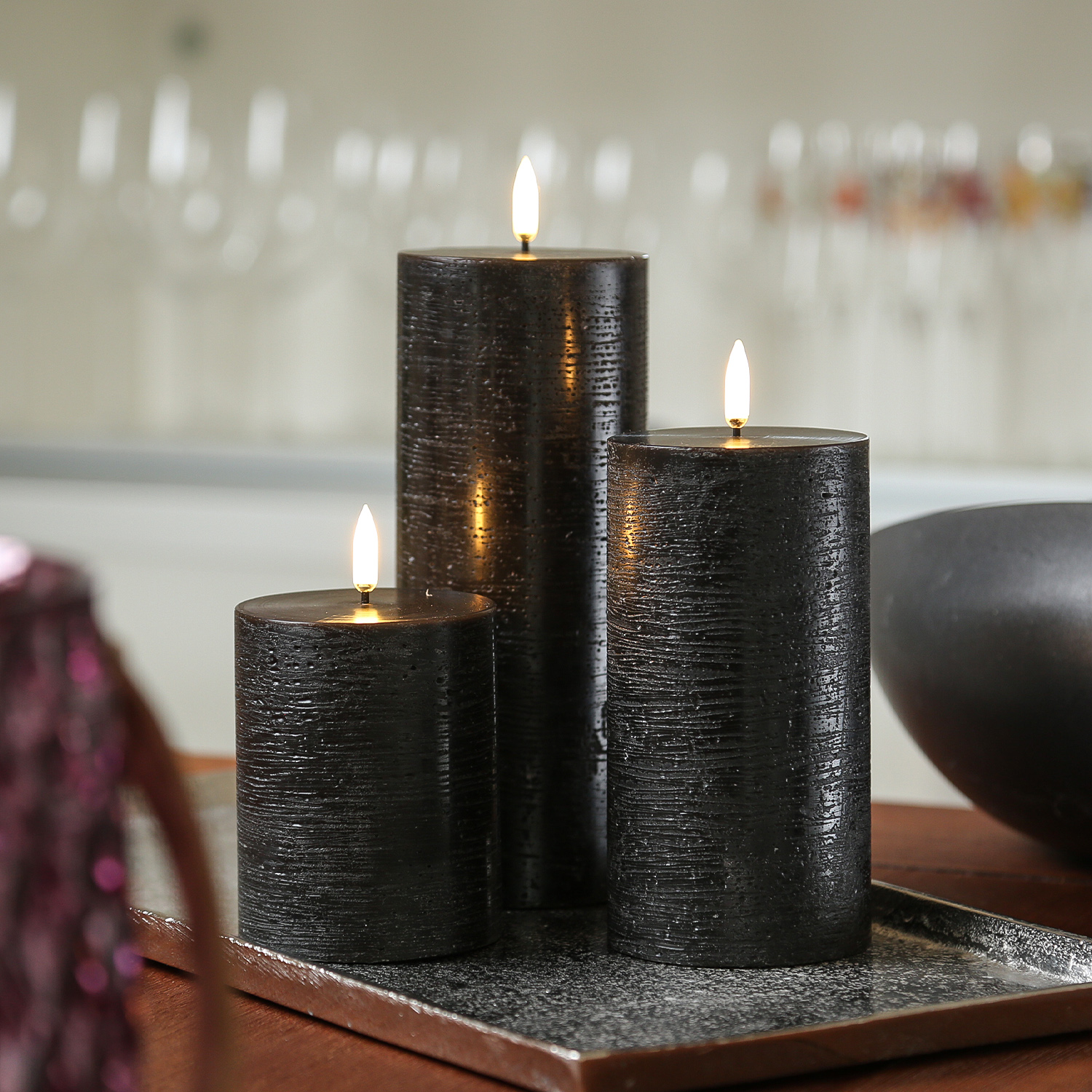 LED Kerze PIA - Rustik-Optik - Echtwachs - H: 15cm - D: 7,8cm - Timer - bis zu 1000 Std. - schwarz LED Kerze PIA - Rustik-Optik - Echtwachs - H: 15cm - D: 7,8cm - Timer - bis zu 1000 Std. - schwarz