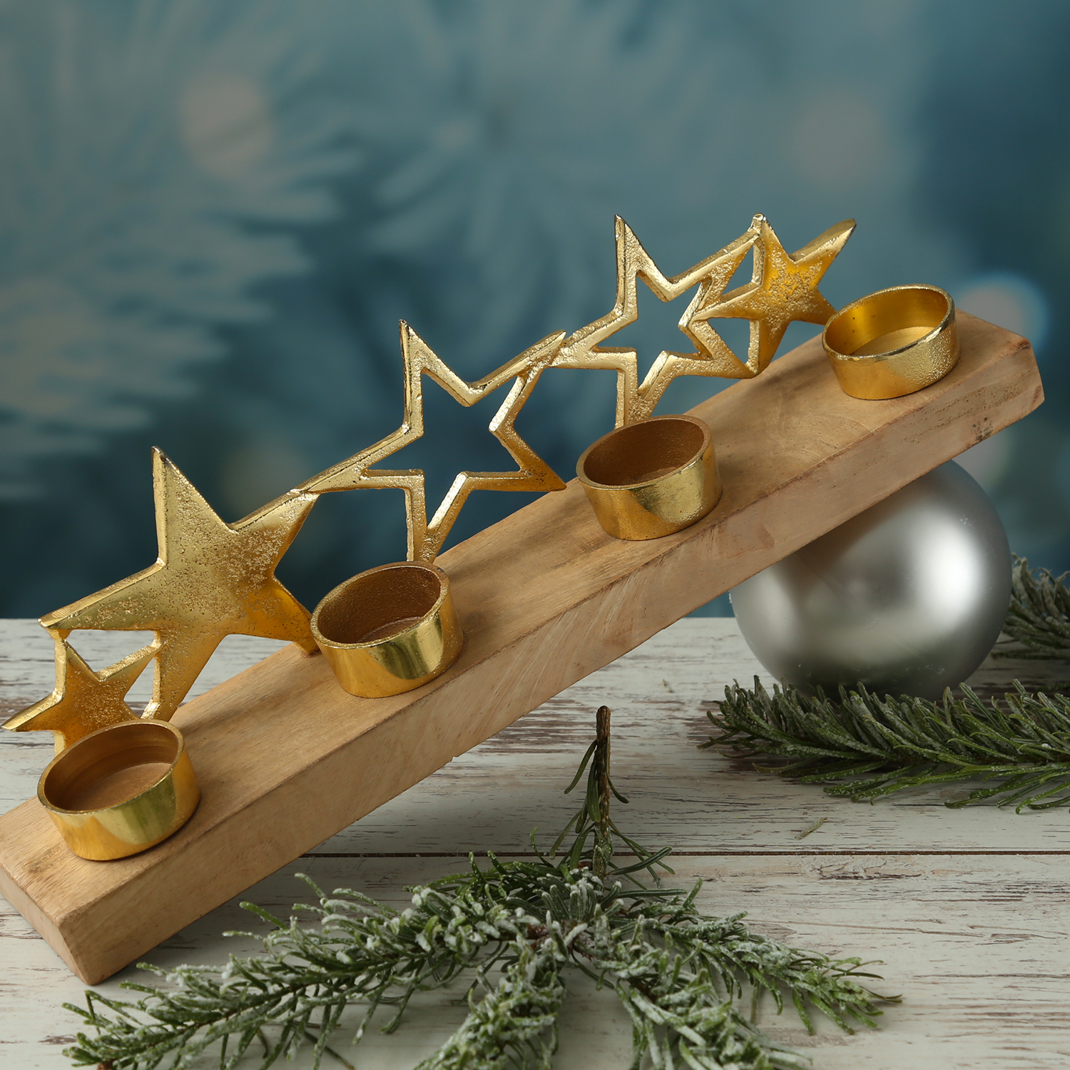 Teelichthalter mit goldenen Sternen auf Holzplatte - für 4 Teelichter Teelichthalter mit goldenen Sternen auf Holzplatte - für 4 Teelichter