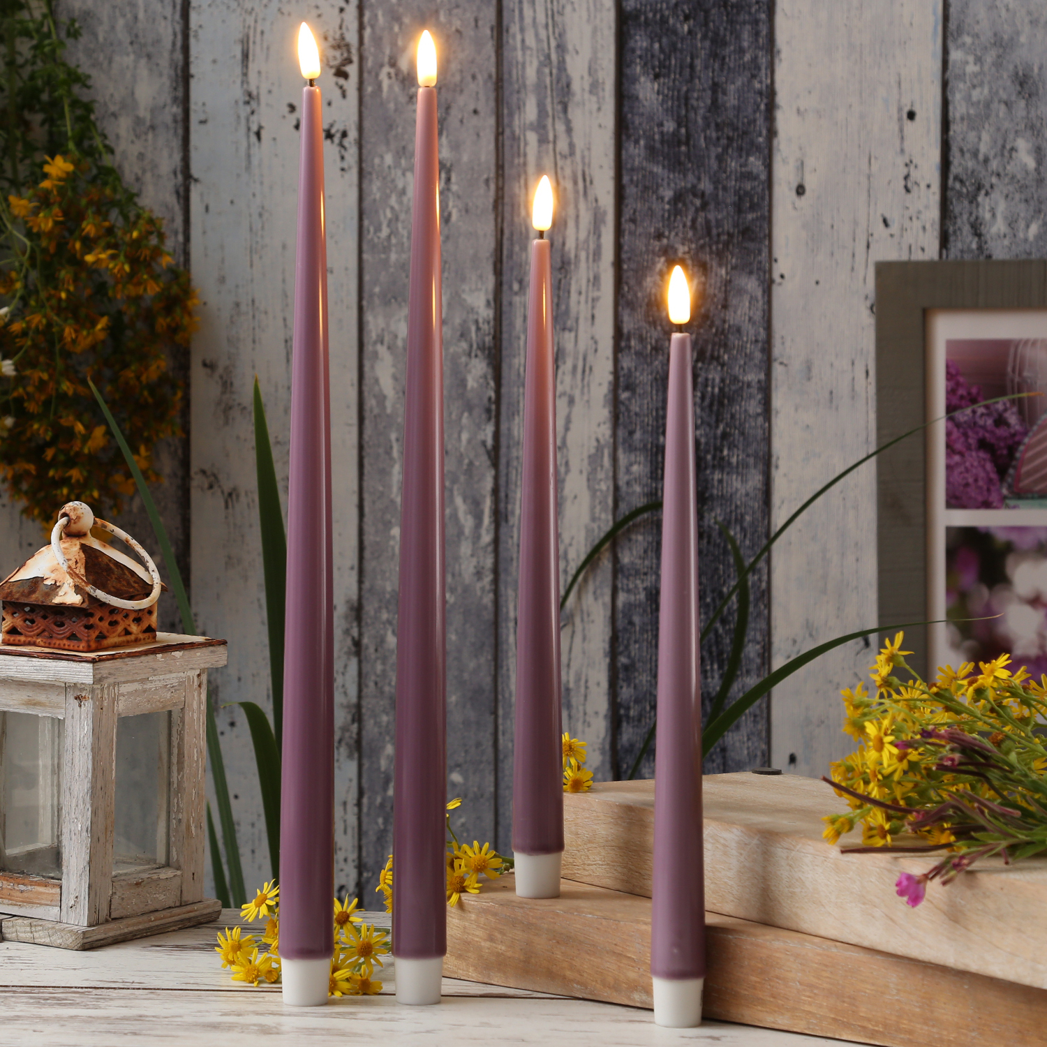 LED Stabkerzen ELLA - Echtwachs - realistische 3D Flamme - H: 38cm - flieder - 2 Stück LED Stabkerzen ELLA - Echtwachs - realistische 3D Flamme - H: 38cm - flieder - 2 Stück