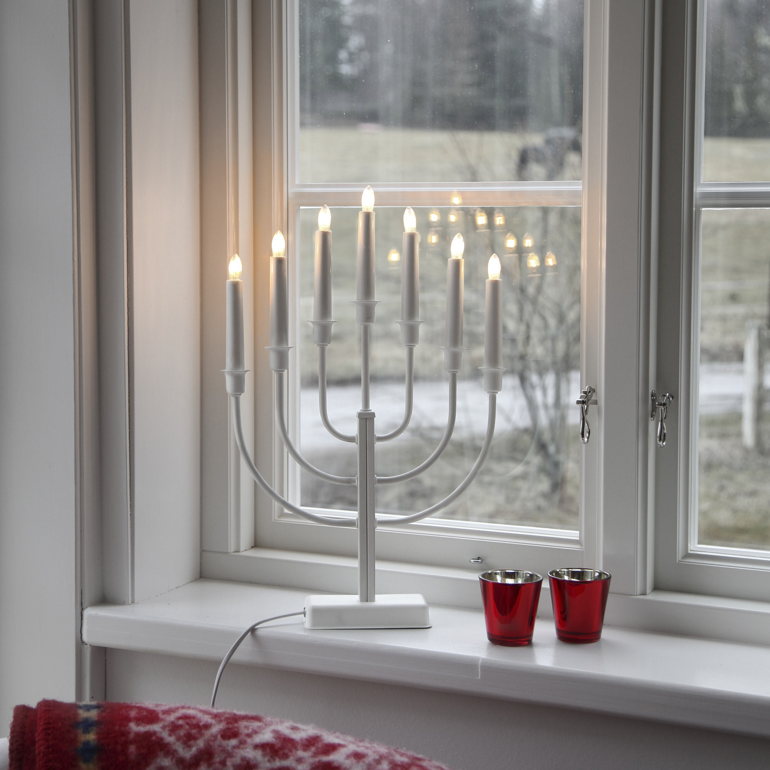 Kerzenleuchter KRISTINA - 7 Arme - warmweiße Lampen - H: 47cm - Schalter - Weiß