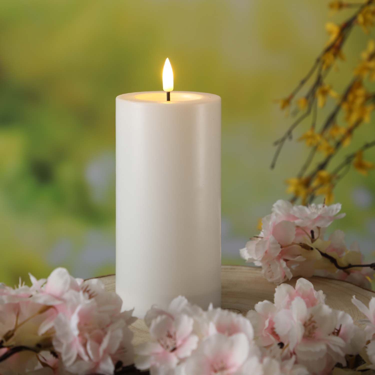 LED Solar Kerze - Outdoorkerze - H: 17,5cm, D: 7,5cm - Dämmerungssensor - für Außen - weiß