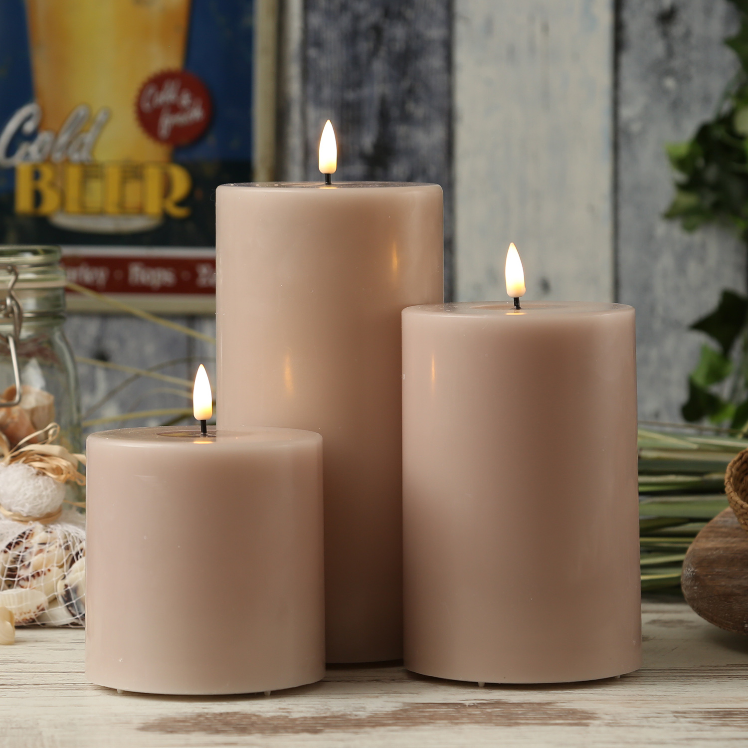 LED Stumpenkerze MIA - Echtwachs - realistische 3D Flamme - H: 10cm - D: 10cm - altrosa LED Stumpenkerze MIA - Echtwachs - realistische 3D Flamme - H: 10cm - D: 10cm - altrosa