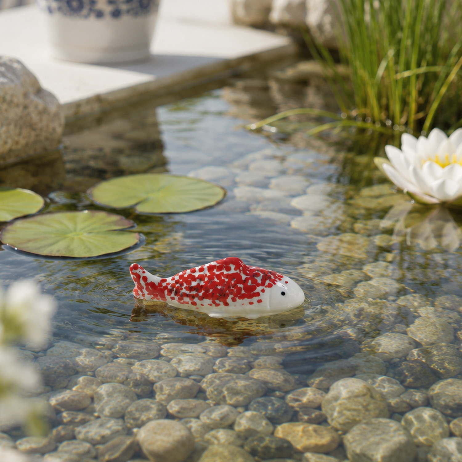 Teichdeko Fisch LEE - Dekofigur - Porzellan - schwimmend - L: 10cm - weiß, rot, schwarz