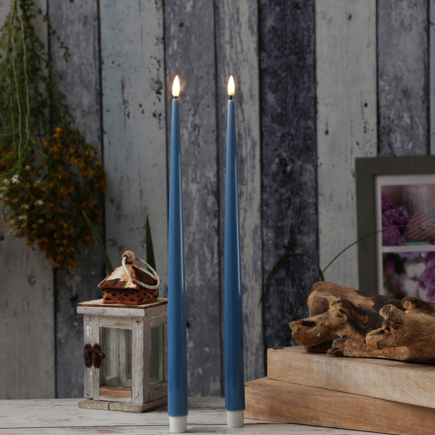 LED Stabkerzen ELLA - Echtwachs - realistische 3D Flamme - H: 38cm - eisblau - 2 Stück LED Stabkerzen ELLA - Echtwachs - realistische 3D Flamme - H: 38cm - eisblau - 2 Stück