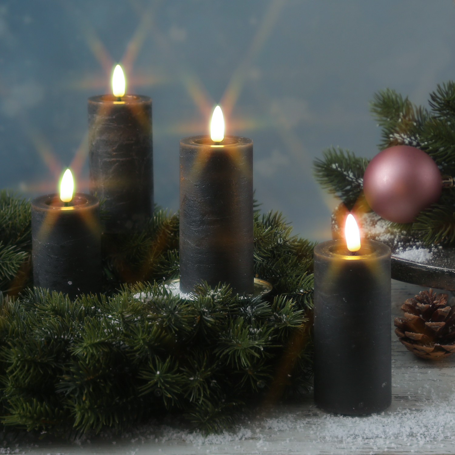 LED Kerzenset LINA - Rustik-Optik - Echtwachs - H: 12,5cm - D: 5cm - Timer - grau - 4er Set LED Kerzenset LINA - Rustik-Optik - Echtwachs - H: 12,5cm - D: 5cm - Timer - grau - 4er Set