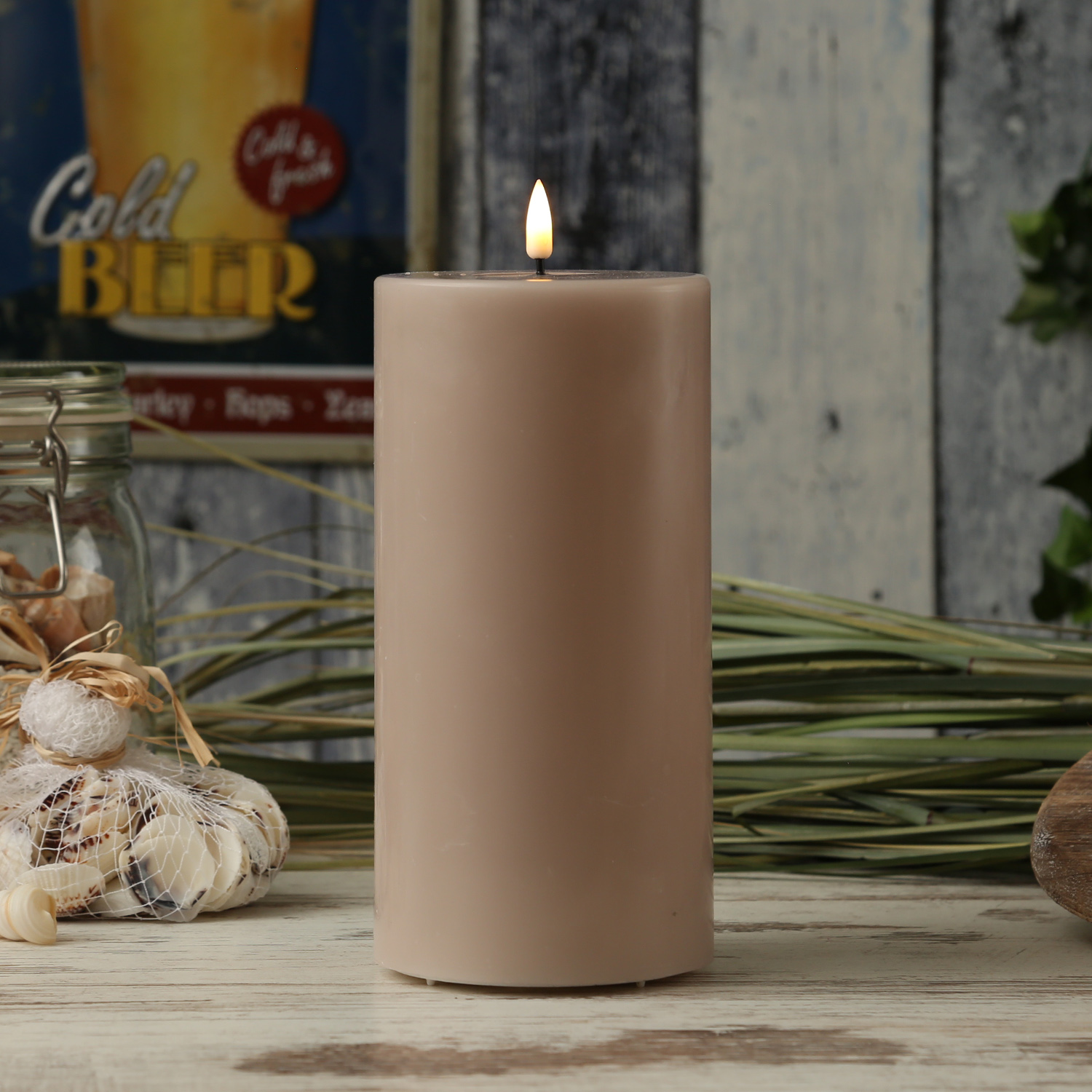 LED Stumpenkerze MIA - Echtwachs - realistische 3D Flamme - H: 20cm - D: 10cm - altrosa LED Stumpenkerze MIA - Echtwachs - realistische 3D Flamme - H: 20cm - D: 10cm - altrosa