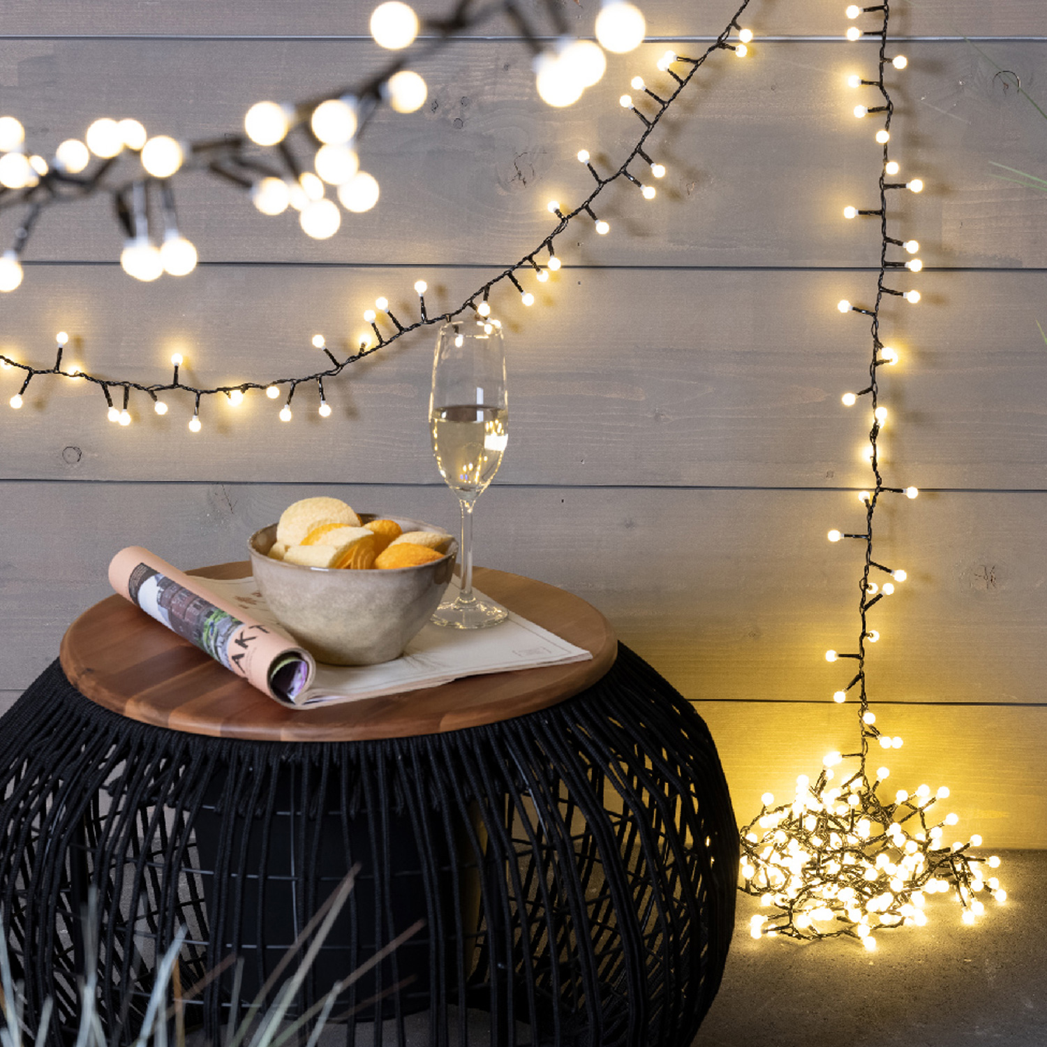 LED Lichterkette BERRY TWINKLE - 500 warmweiße opale Kugeln - 8 Funktionen - L: 11m - für Außen LED Lichterkette BERRY TWINKLE - 500 warmweiße opale Kugeln - 8 Funktionen - L: 11m - für Außen