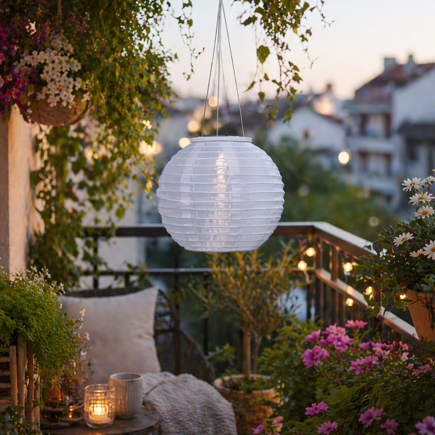 LED Solar Lampion - warmweiße LED - H: 21cm - D: 25cm - Lichtsensor - weiß