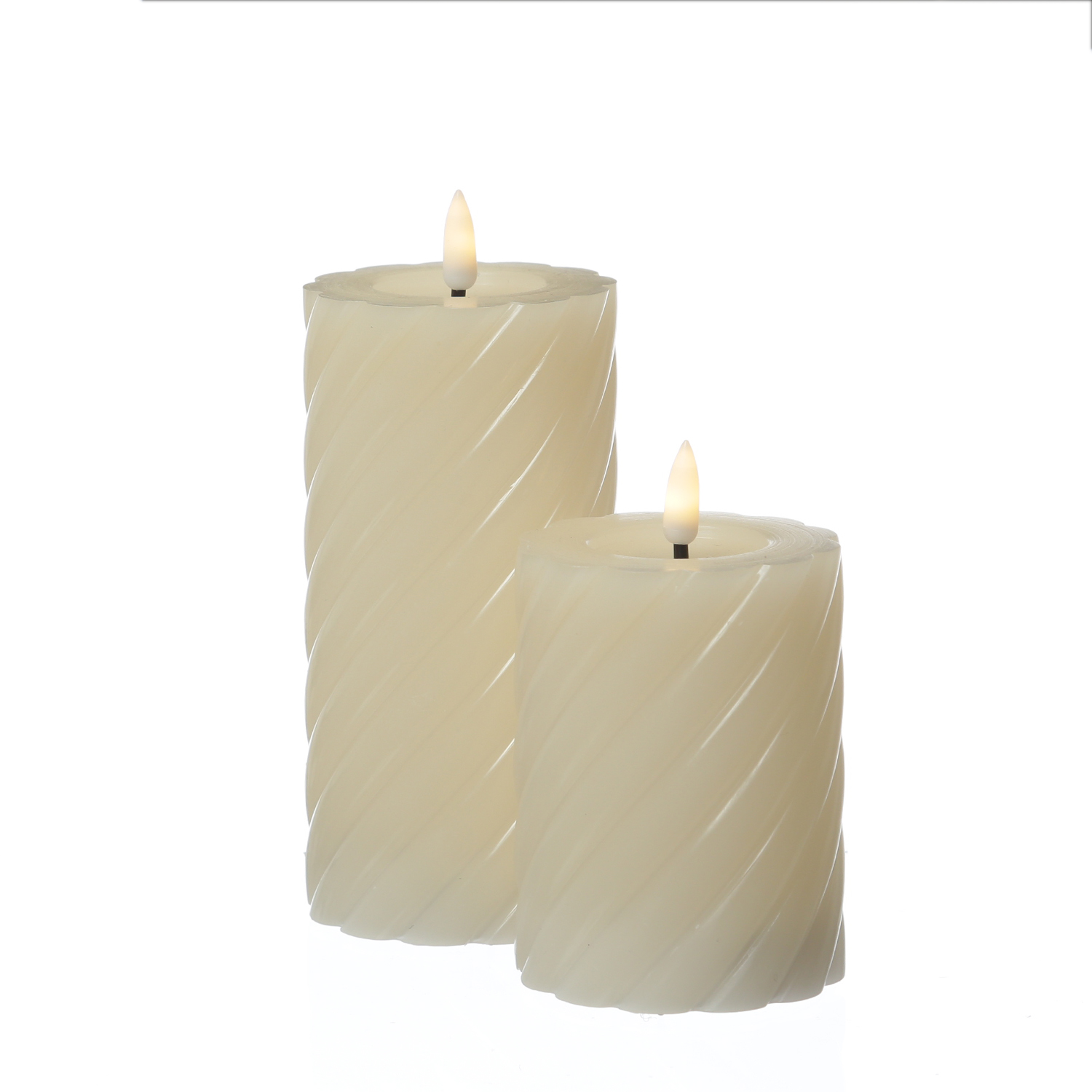 LED Stumpenkerze TWIST - Echtwachs - warmweiße 3D Flamme - H: 12,5cm - Batterie - Timer - creme LED Stumpenkerze TWIST - Echtwachs - warmweiße 3D Flamme - H: 12,5cm - Batterie - Timer - creme
