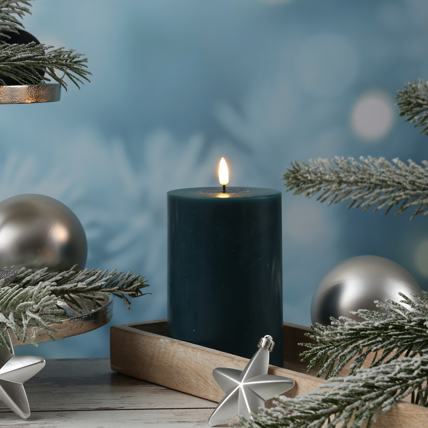 LED Stumpenkerze MIA - Echtwachs - realistische 3D Flamme - H: 15cm - D: 10cm - petrol LED Stumpenkerze MIA - Echtwachs - realistische 3D Flamme - H: 15cm - D: 10cm - petrol