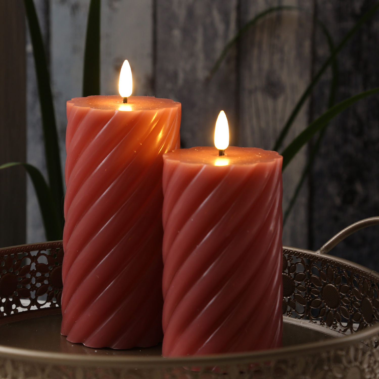 LED Stumpenkerze SWIRL - Echtwachs - warmweiße 3D Flamme - H: 15cm - Batterie - Timer - altrosa LED Stumpenkerze SWIRL - Echtwachs - warmweiße 3D Flamme - H: 15cm - Batterie - Timer - altrosa