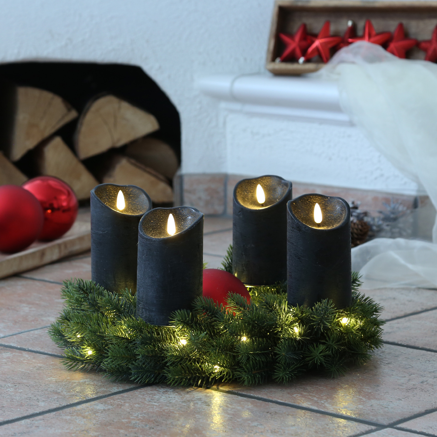 LED Stumpenkerzen RUSTIC - Echtwachs - warmweiße 3D Flamme - H: 12,5cm - Timer - schwarz - 4er Set LED Stumpenkerzen RUSTIC - Echtwachs - warmweiße 3D Flamme - H: 12,5cm - Timer - schwarz - 4er Set