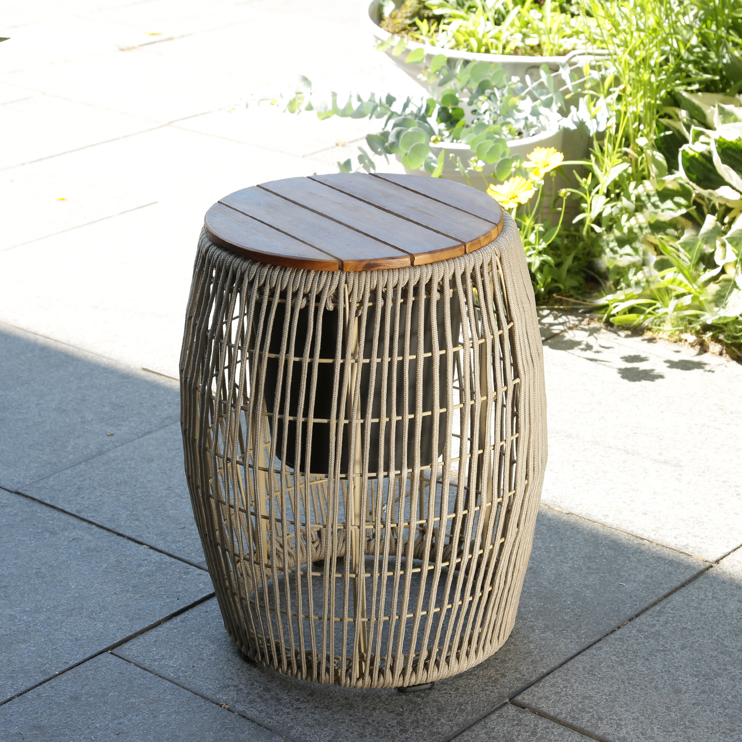 Garten Beistelltisch - integrierter Behälter - Kunststoffseil - H: 49cm - D: 40cm - beige