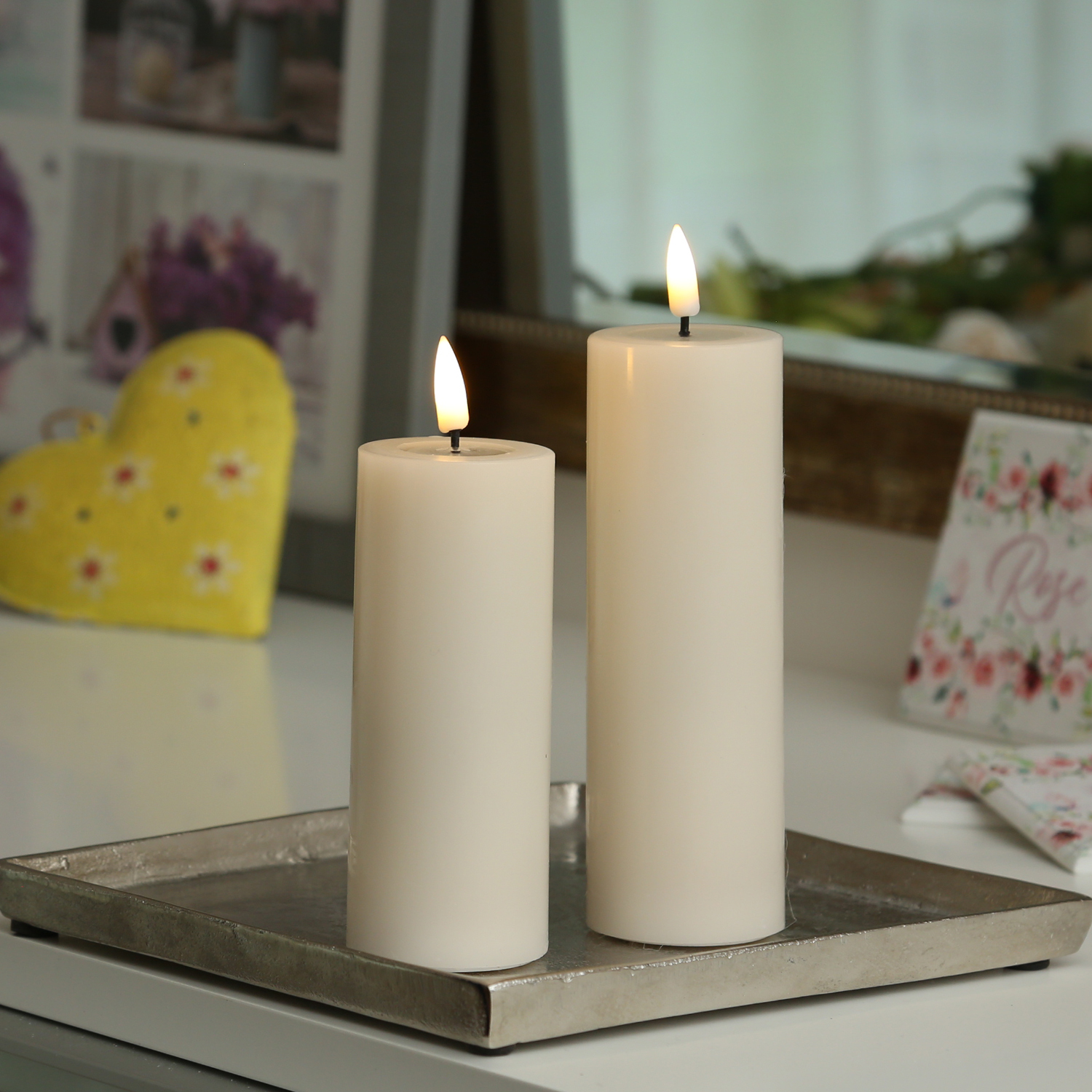 LED Stumpenkerze MIA - Echtwachs - realistische 3D Flamme - H: 15cm D: 5cm - Batterie - creme LED Stumpenkerze MIA - Echtwachs - realistische 3D Flamme - H: 15cm D: 5cm - Batterie - creme