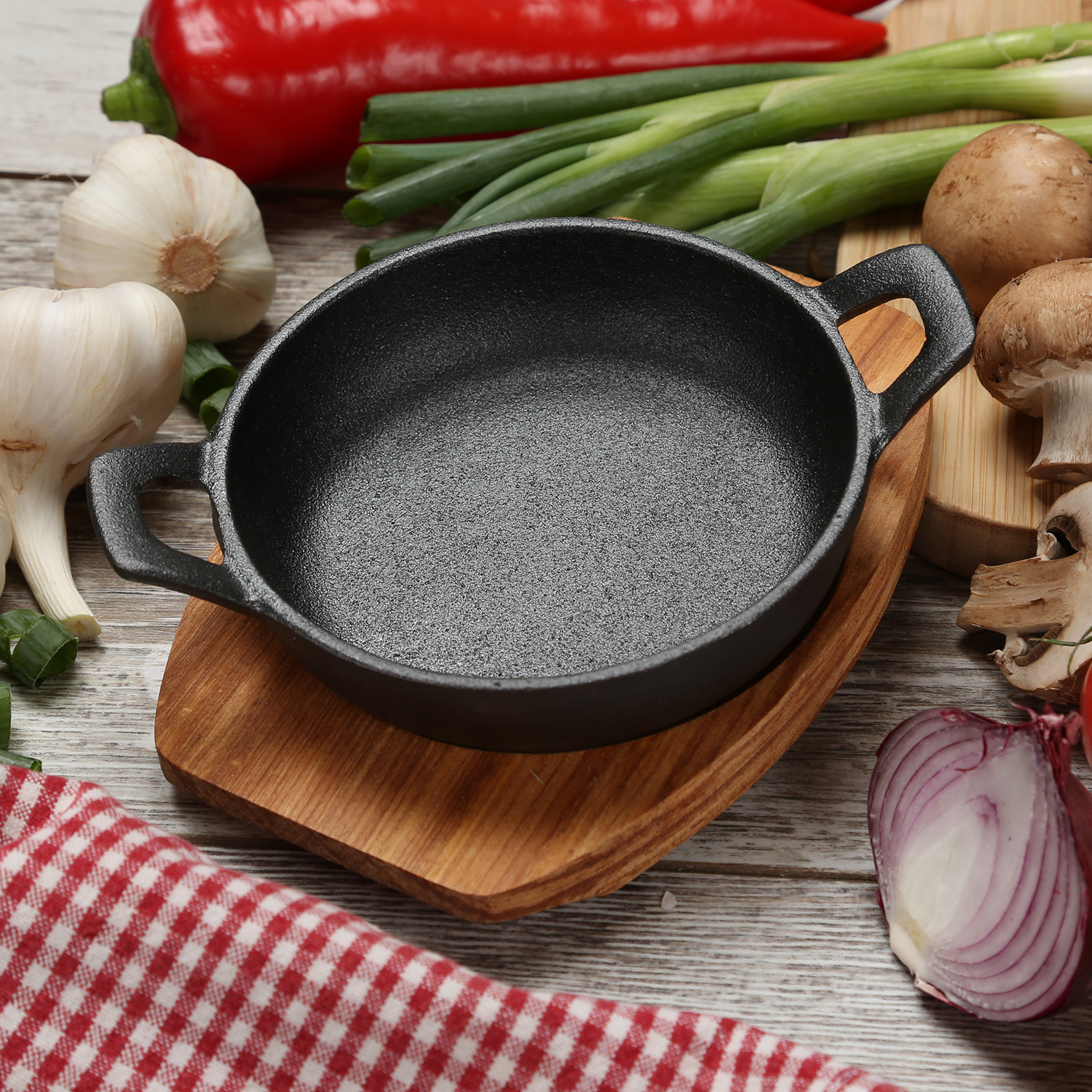 Feuerpfännchen Ø 12 cm mit 2 Henkel - Gusspfanne aus hochwertigem Gusseisen - Servierpfanne Feuerpfännchen Ø 12 cm mit 2 Henkel - Gusspfanne aus hochwertigem Gusseisen - Servierpfanne