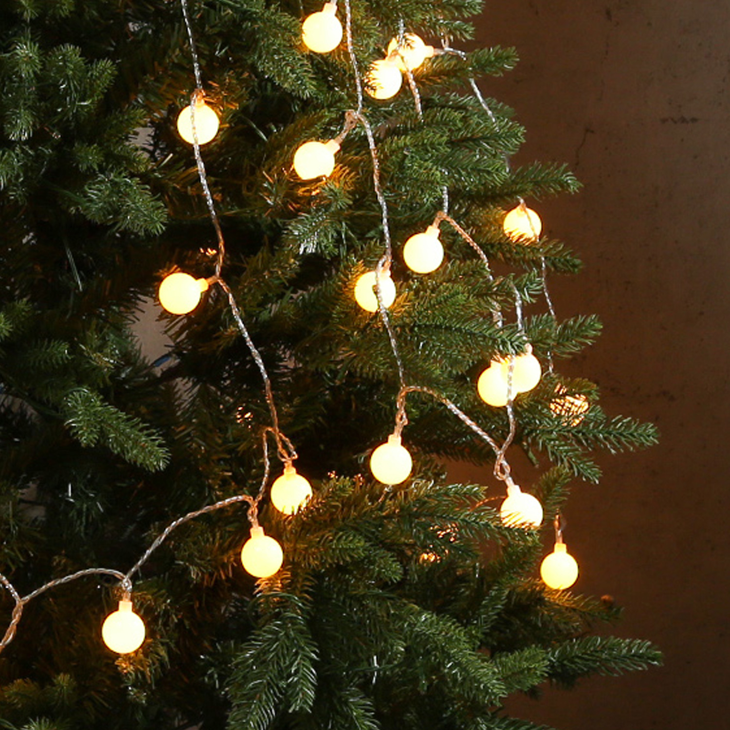 LED Lichterkette BERRY TWINKLE - 60 weiße XL Kugeln - 8 Funktionen - Timer - L:9m - für Außen LED Lichterkette BERRY TWINKLE - 60 weiße XL Kugeln - 8 Funktionen - Timer - L:9m - für Außen