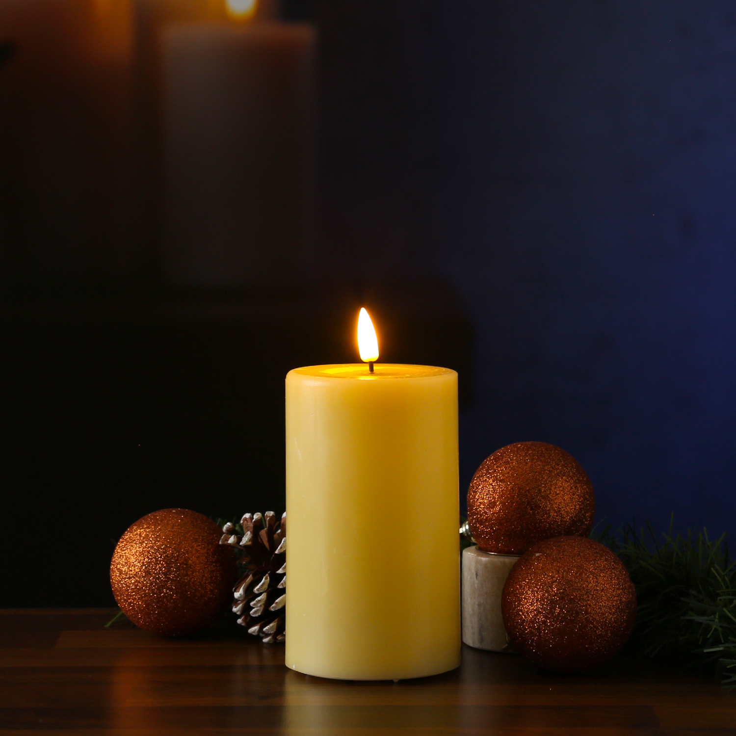 LED Stumpenkerze MIA - Echtwachs - realistische 3D Flamme - H: 15cm - Batteriebetrieb - gelb LED Stumpenkerze MIA - Echtwachs - realistische 3D Flamme - H: 15cm - Batteriebetrieb - gelb