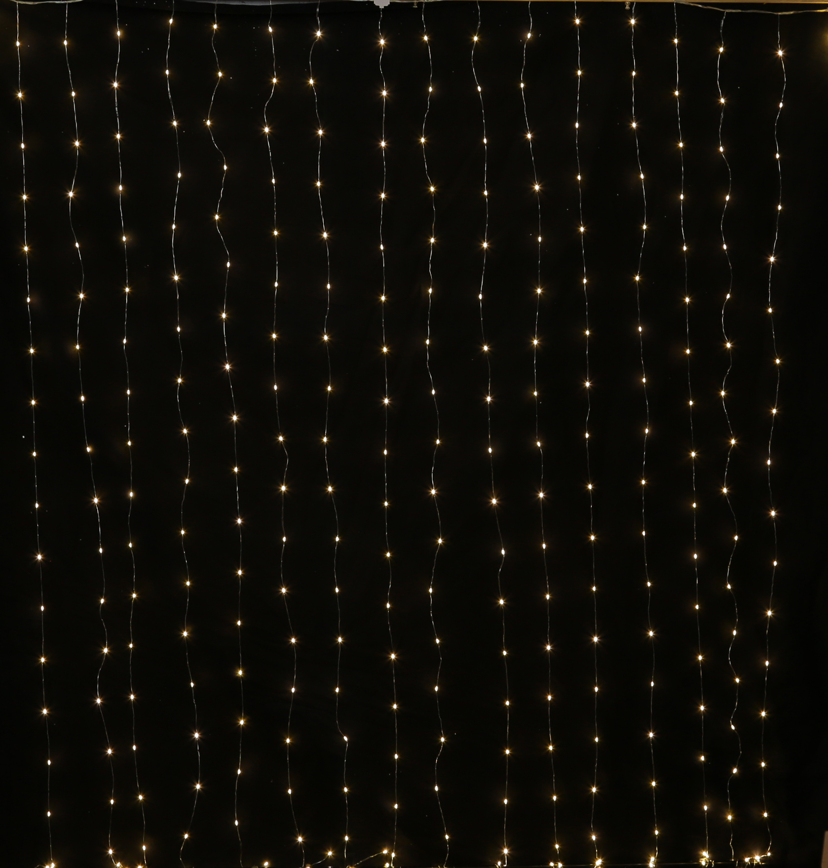 LED Lichtervorhang - 20 Stränge - 400 warmweiße LED - L: 1,9m - H: 2m - Außentrafo - silber LED Lichtervorhang - 20 Stränge - 400 warmweiße LED - L: 1,9m - H: 2m - Außentrafo - silber