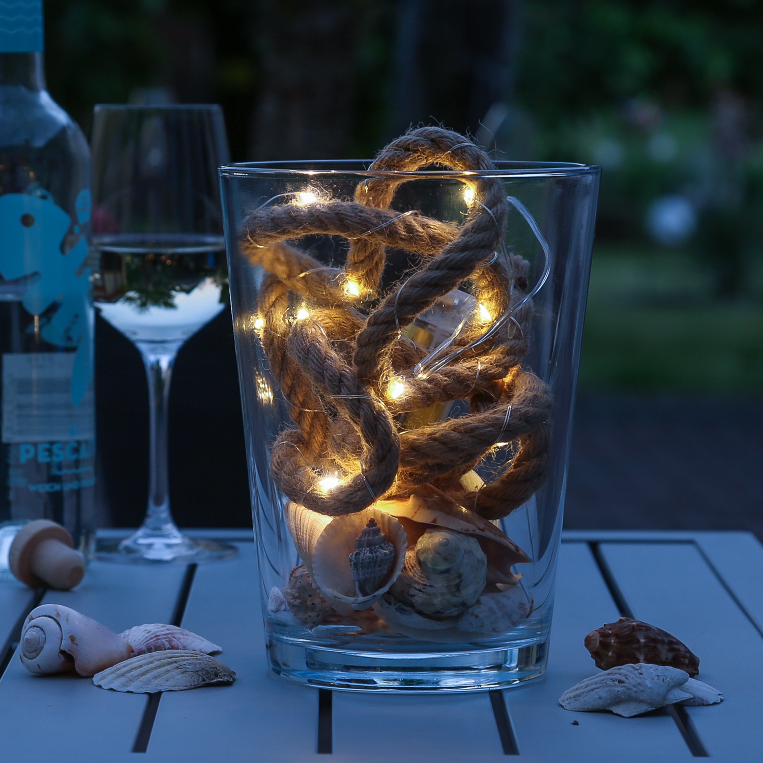 LED Lichterkette im Seil - 15 warmweiße LED auf Kupferkette - L: 1,5m - Batteriebetrieb LED Lichterkette im Seil - 15 warmweiße LED auf Kupferkette - L: 1,5m - Batteriebetrieb