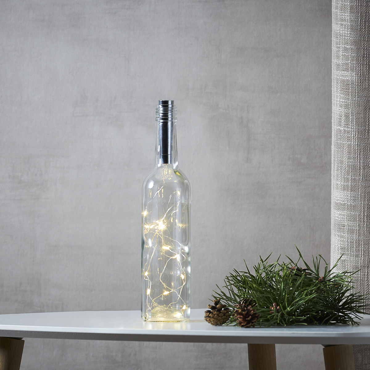 LED Drahtlichterkette "Korken" - Flaschenverschluss - 15 warmweiße LED - 0,75m - Timer - silber LED Drahtlichterkette "Korken" - Flaschenverschluss - 15 warmweiße LED - 0,75m - Timer - silber