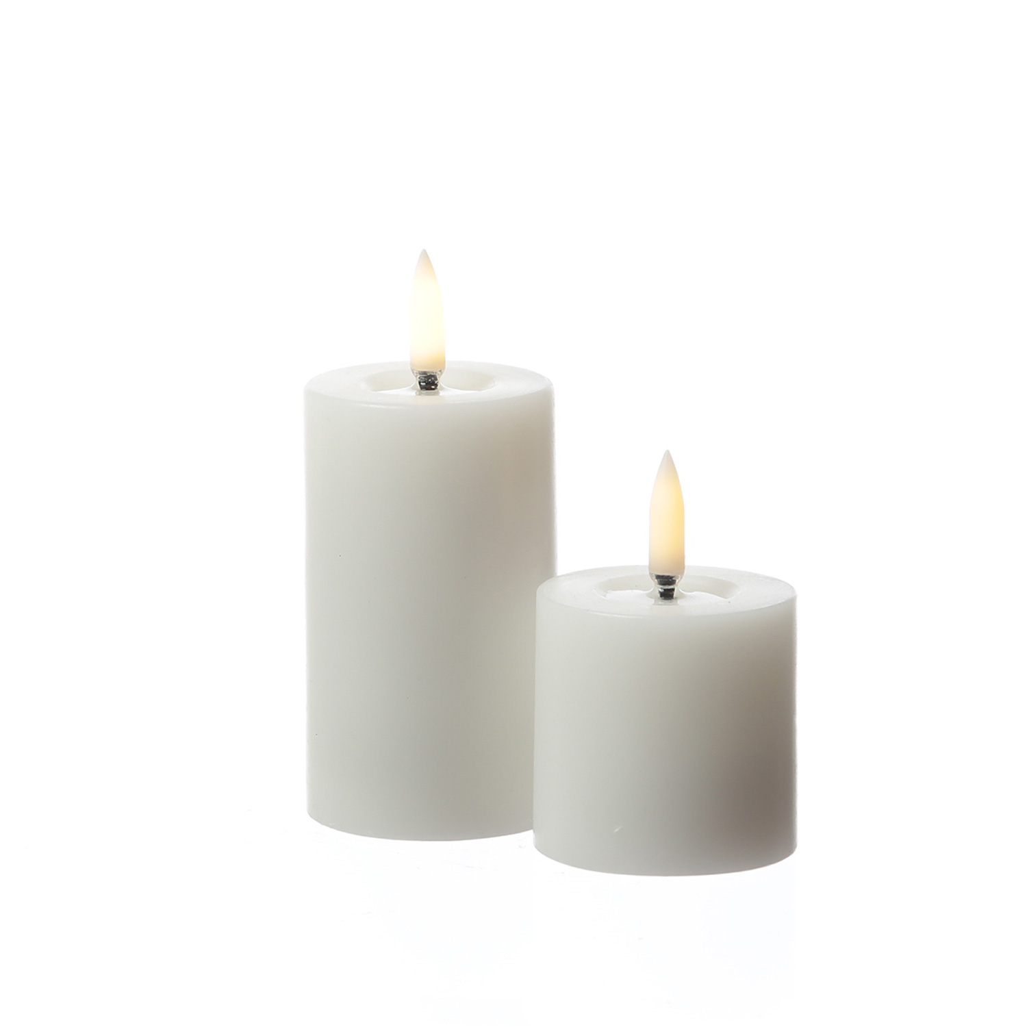 LED Mini Kerze THEA - Echtwachs - 3D Flamme mit Wachsspiegel - D: 5cm - H: 7,3cm - Timer - weiß LED Mini Kerze THEA - Echtwachs - 3D Flamme mit Wachsspiegel - D: 5cm - H: 7,3cm - Timer - weiß