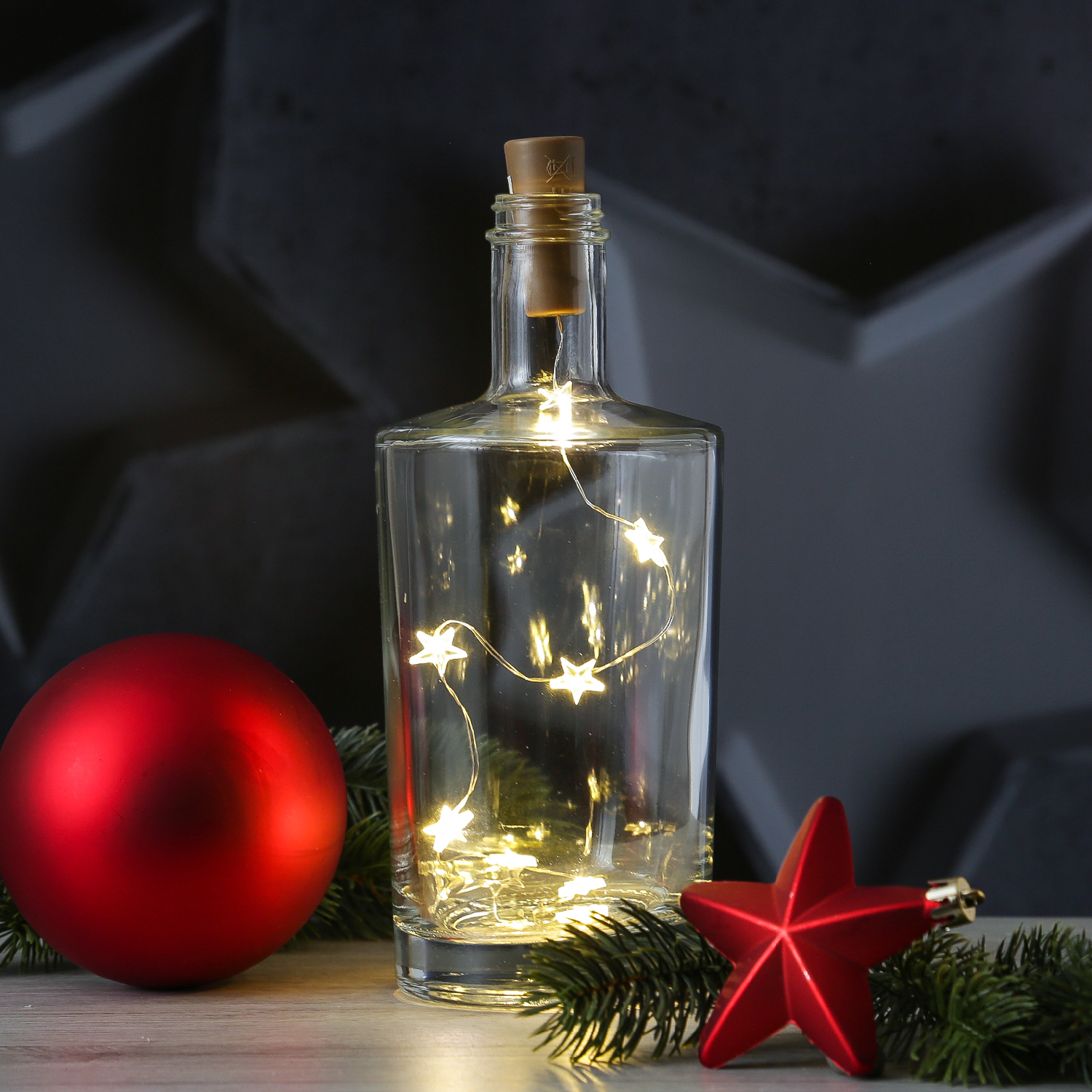 LED Lichterkette KORKEN Sterne - Flaschenverschluss - 8 warmweiße LED - L: 39cm - braun LED Lichterkette KORKEN Sterne - Flaschenverschluss - 8 warmweiße LED - L: 39cm - braun