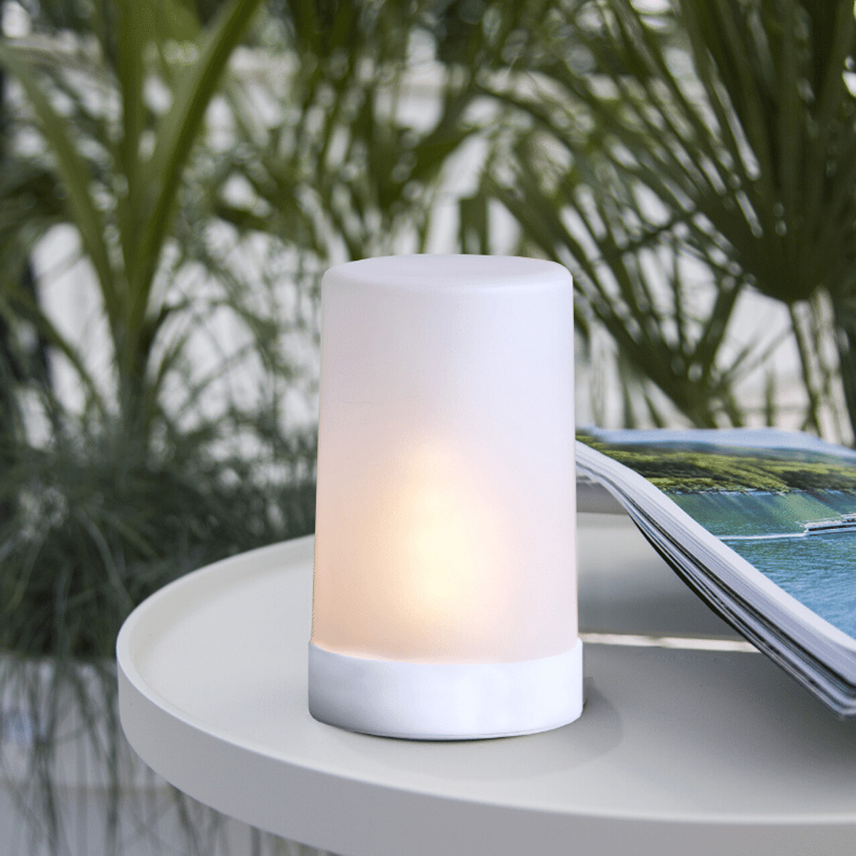 LED Windlicht "Flame" - simuliert brennende Flamme - H: 14,5cm, D: 9cm - Timer - gefrostet - outdoor LED Windlicht "Flame" - simuliert brennende Flamme - H: 14,5cm, D: 9cm - Timer - gefrostet - outdoor