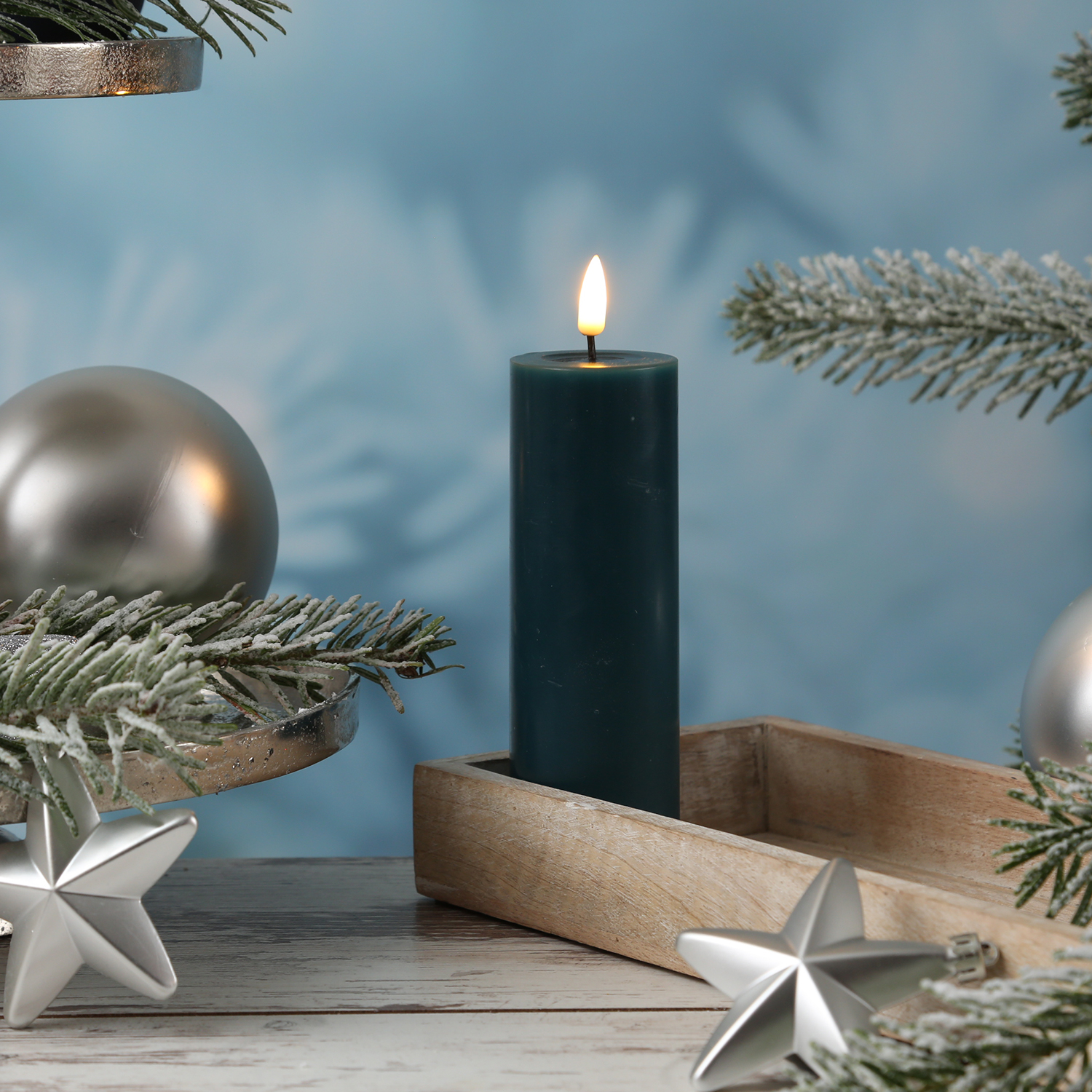 LED Stumpenkerze MIA - Echtwachs - realistische 3D Flamme - H: 15cm - D: 5cm - petrol LED Stumpenkerze MIA - Echtwachs - realistische 3D Flamme - H: 15cm - D: 5cm - petrol