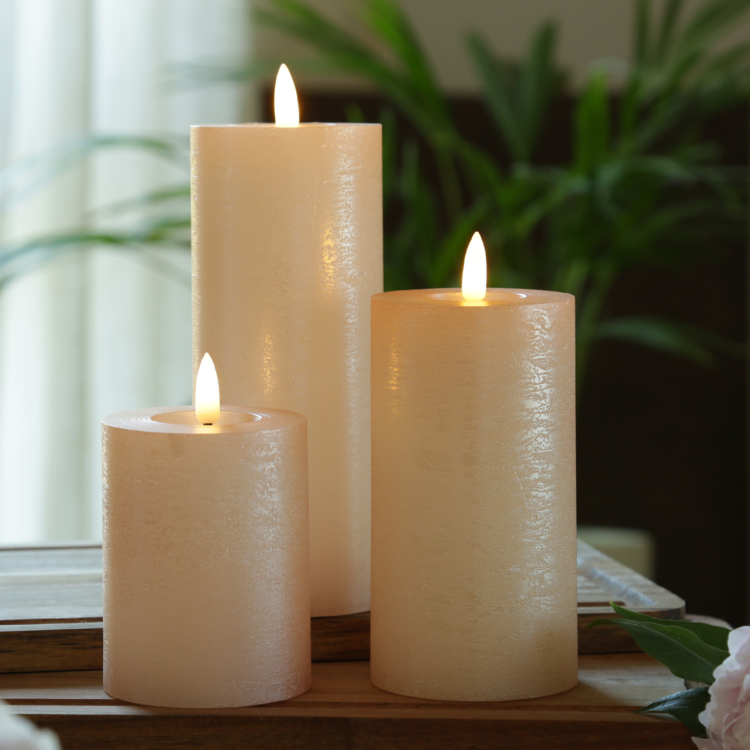 LED Kerzenset LINA - Rustik-Optik - Echtwachs - 3D Flamme - 3 Größen - Timer - rosa - 3er Set LED Kerzenset LINA - Rustik-Optik - Echtwachs - 3D Flamme - 3 Größen - Timer - rosa - 3er Set