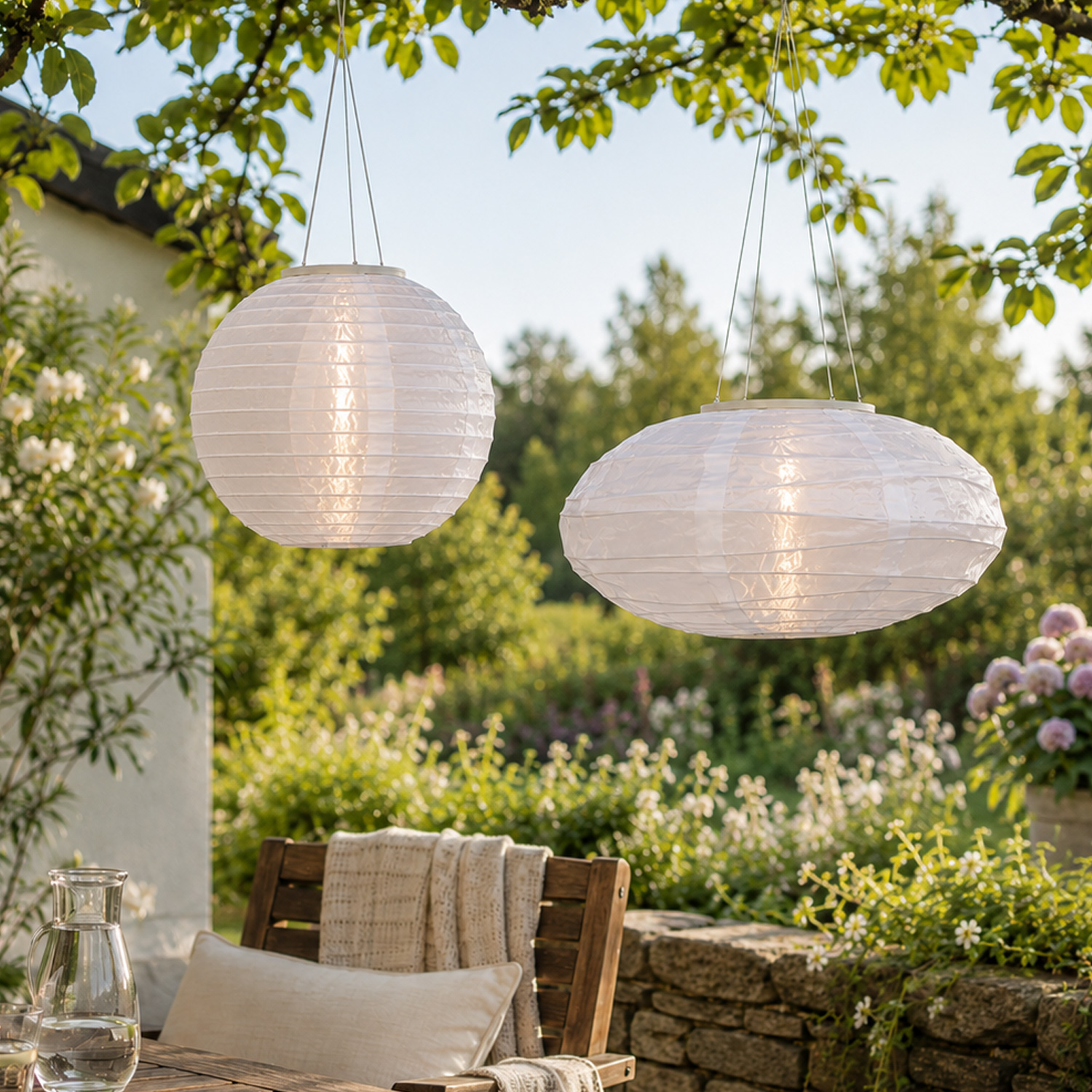LED Solar Lampions - rund und oval - D: 25cm/35cm - Lichtsensor - weiße Gartenlampions - 2er Set