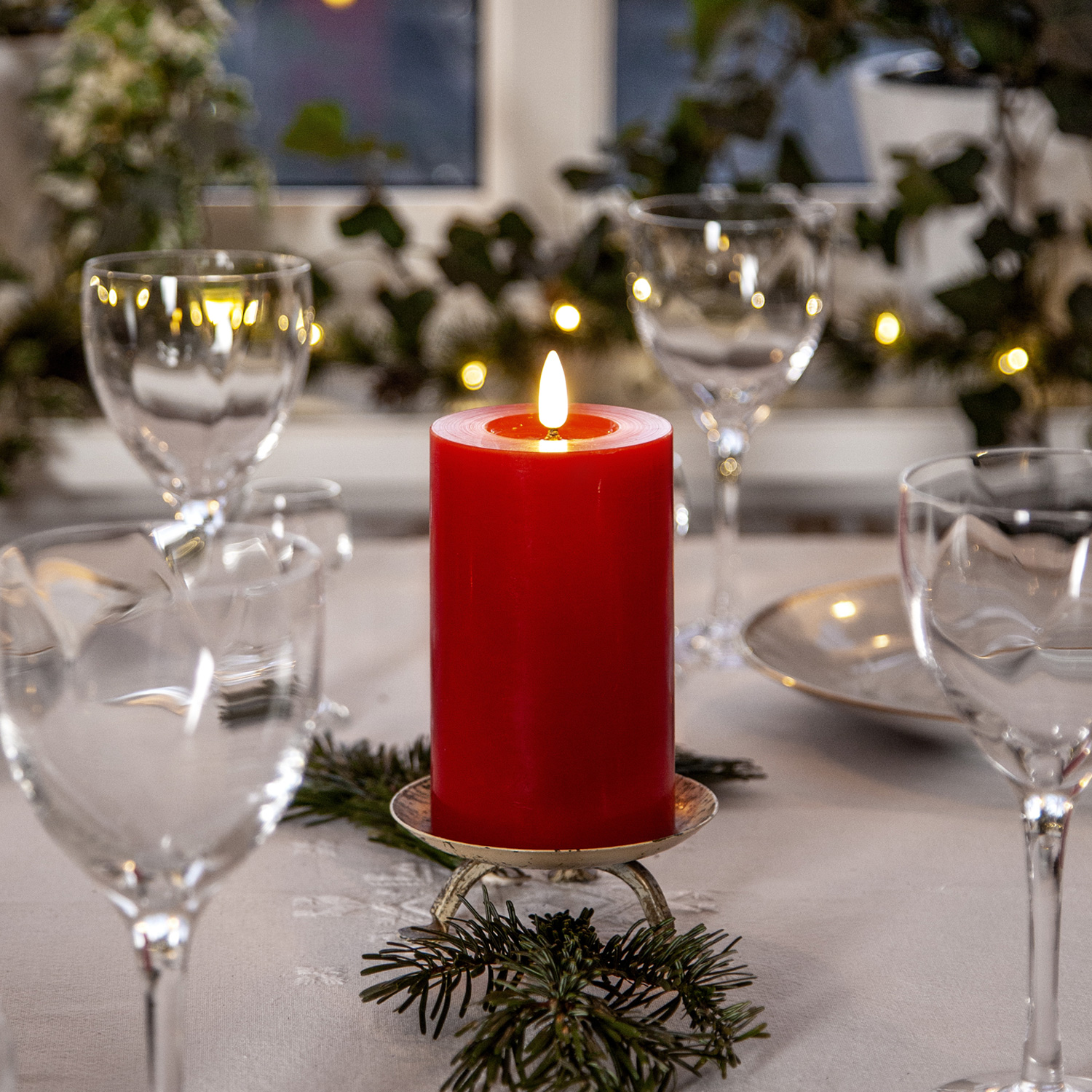 LED Stumpenkerze LINA - Echtwachs - realistische 3D Flamme - H: 15cm - Batterie - Timer - rot LED Stumpenkerze LINA - Echtwachs - realistische 3D Flamme - H: 15cm - Batterie - Timer - rot