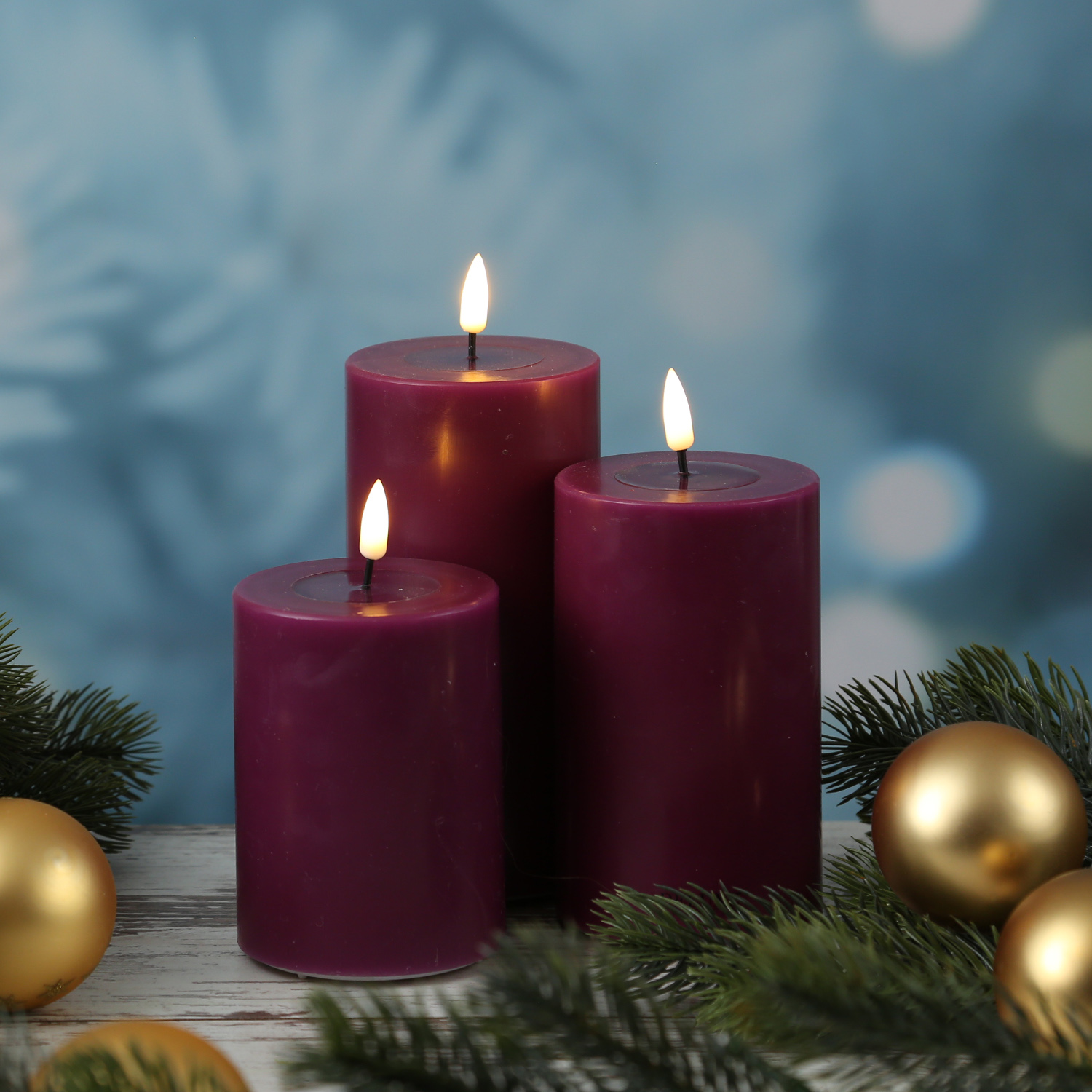LED Stumpenkerze MIA - Echtwachs - realistische 3D Flamme - H: 12,5cm - D: 7,5cm - beere LED Stumpenkerze MIA - Echtwachs - realistische 3D Flamme - H: 12,5cm - D: 7,5cm - beere