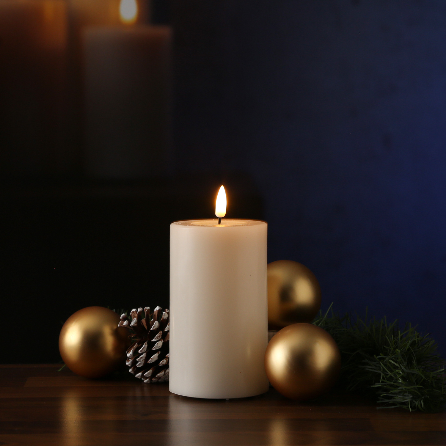 LED Stumpenkerze MIA - Echtwachs - realistische 3D Flamme - H: 12,5cm - Batteriebetrieb - creme LED Stumpenkerze MIA - Echtwachs - realistische 3D Flamme - H: 12,5cm - Batteriebetrieb - creme