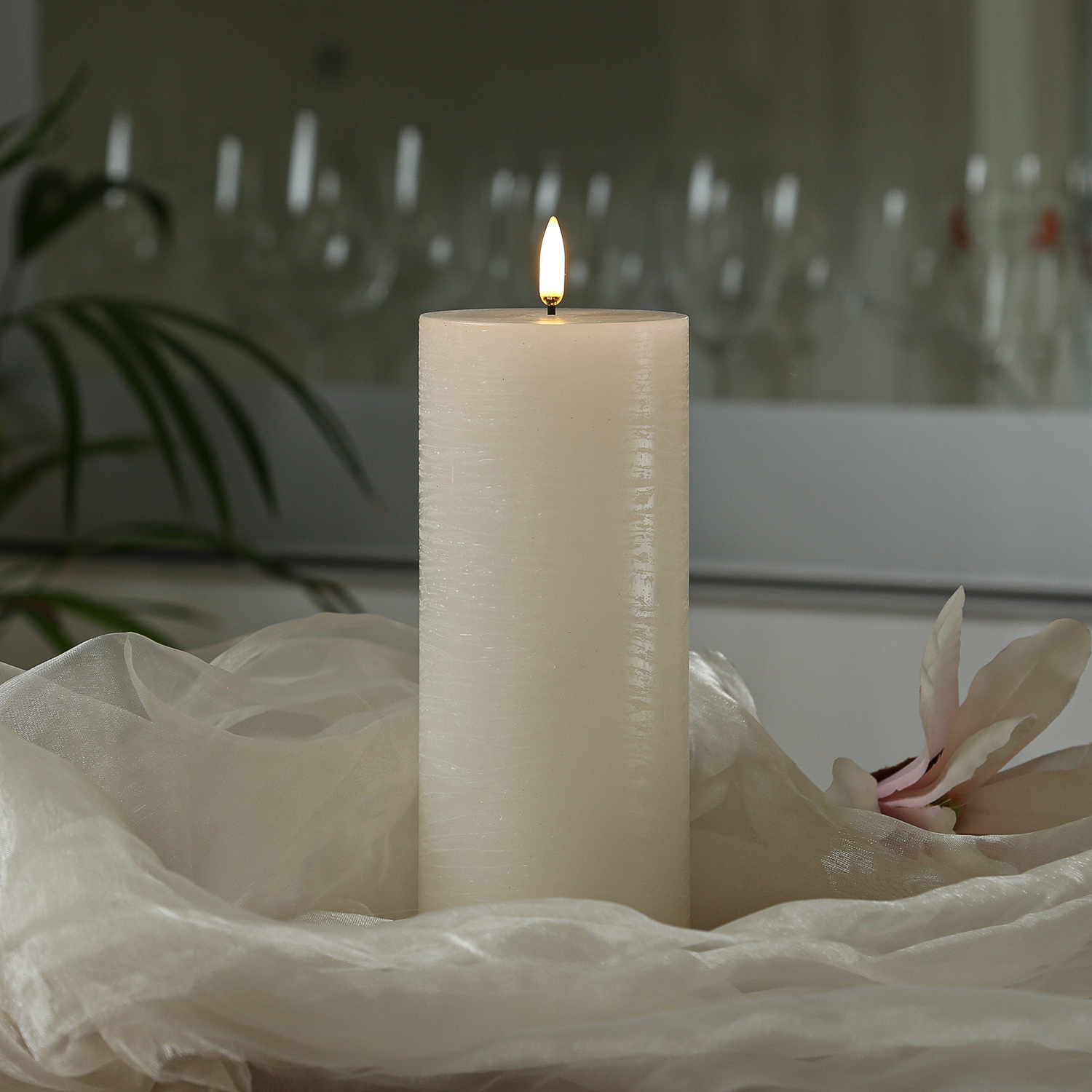 LED Kerze PIA - Rustik-Optik - Echtwachs - H: 20cm - D: 7,8cm - Timer - bis zu 1000 Std. - creme LED Kerze PIA - Rustik-Optik - Echtwachs - H: 20cm - D: 7,8cm - Timer - bis zu 1000 Std. - creme