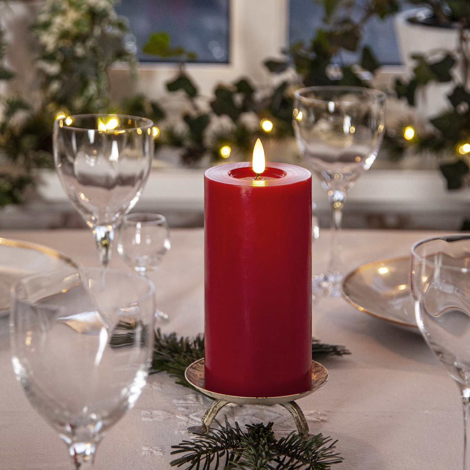 LED Stumpenkerze LINA - Echtwachs - realistische 3D Flamme - H: 17,5cm - Batterie - Timer - rot LED Stumpenkerze LINA - Echtwachs - realistische 3D Flamme - H: 17,5cm - Batterie - Timer - rot