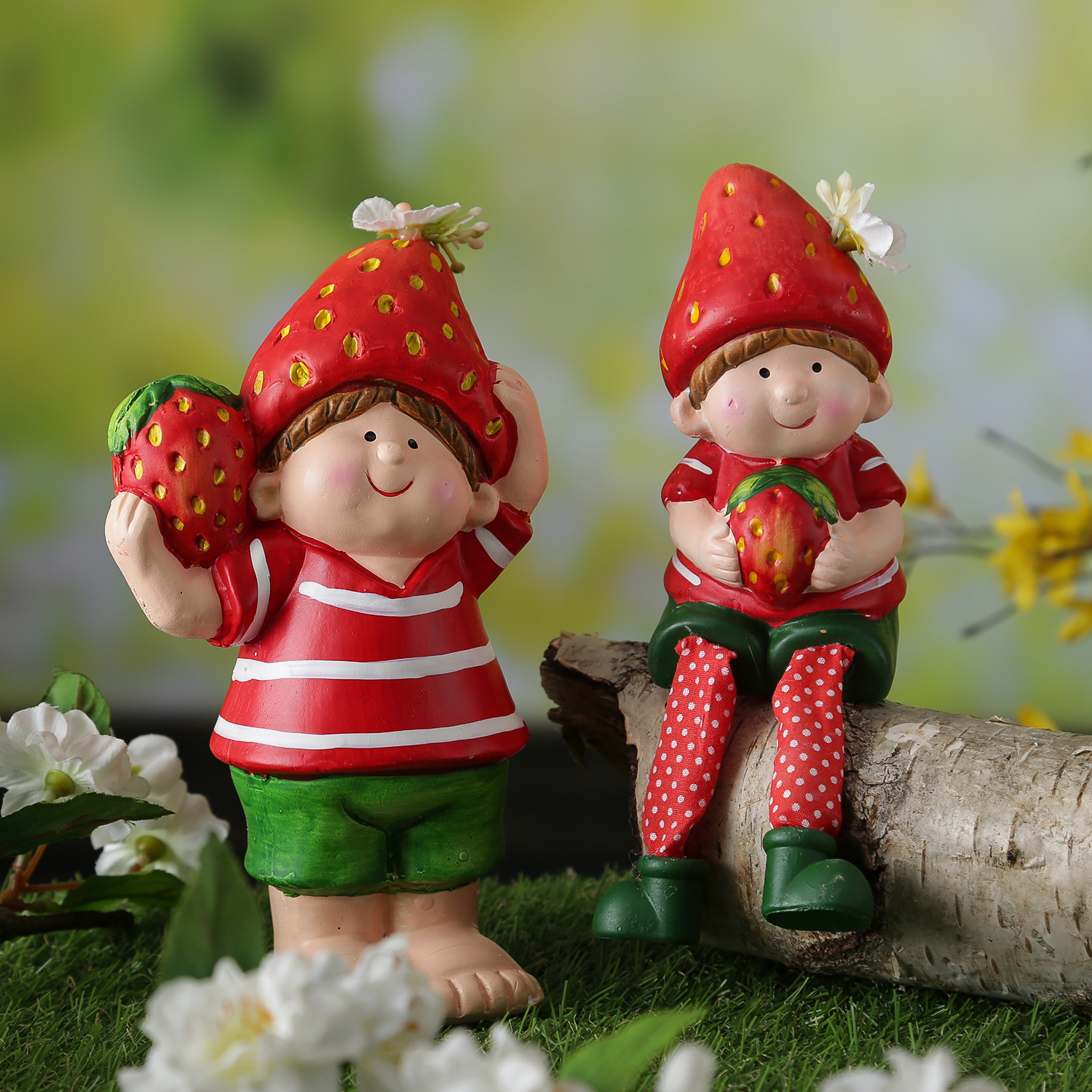 Dekofigur Erdbeerjunge Fritz - niedliche Gartenfigur mit Erdbeere - Keramik  - H: 18,5cm - rot