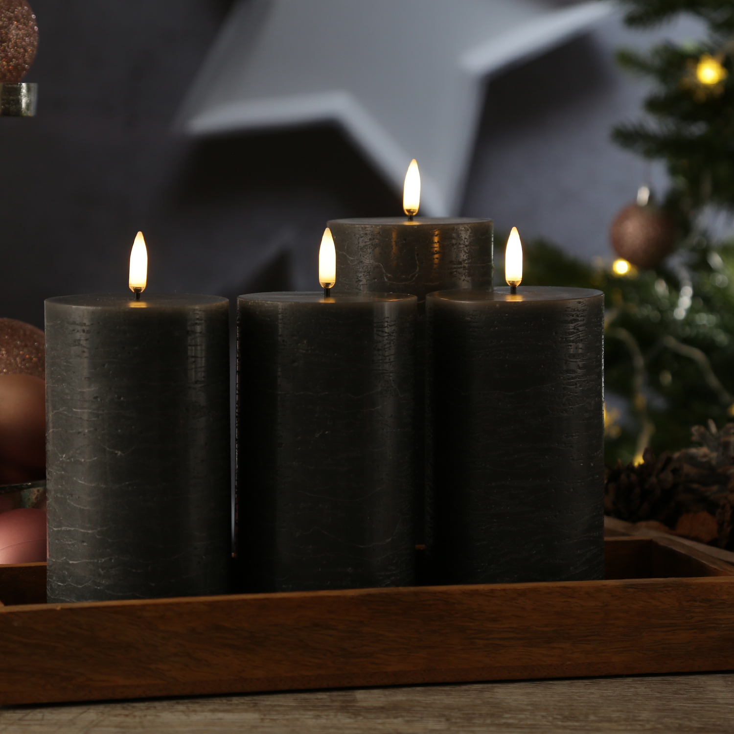 LED Kerzenset PIA - Rustik-Optik - H: 15cm - inkl. Batterien und Fernbedienung - grau - 4er Set LED Kerzenset PIA - Rustik-Optik - H: 15cm - inkl. Batterien und Fernbedienung - grau - 4er Set