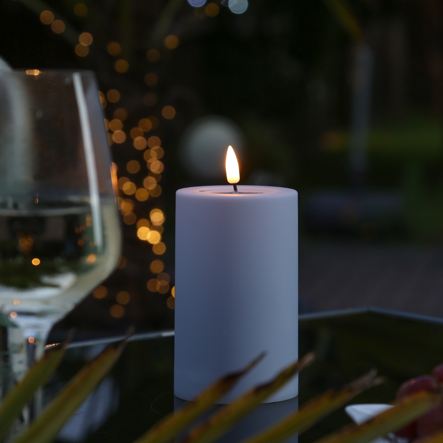 LED Stumpenkerze MIA - Kunststoff - realistische 3D Flamme - H: 12,5cm - outdoor - pastellblau LED Stumpenkerze MIA - Kunststoff - realistische 3D Flamme - H: 12,5cm - outdoor - pastellblau