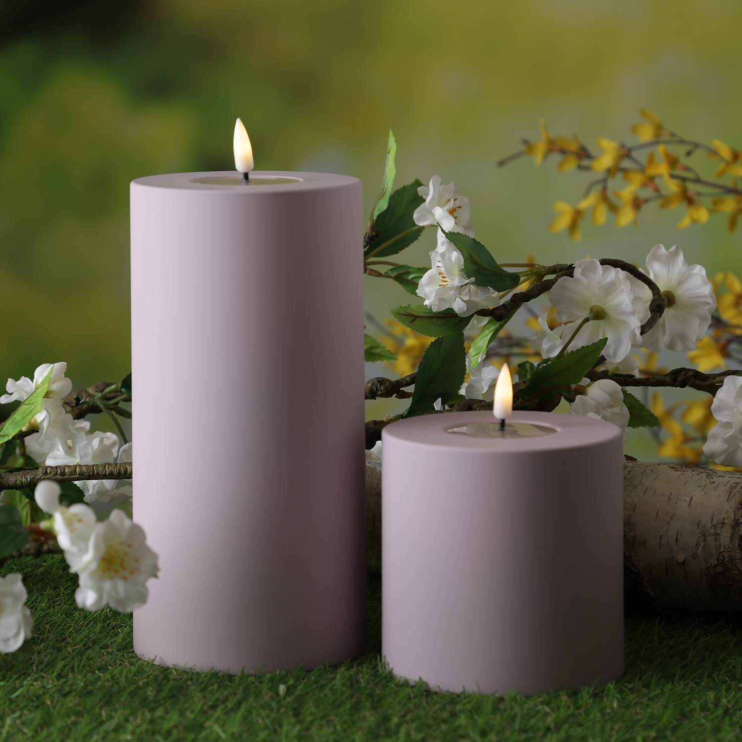 LED Stumpenkerze MIA - Kunststoff - realistische 3D Flamme - H: 10cm - f. Außen - flieder/lila LED Stumpenkerze MIA - Kunststoff - realistische 3D Flamme - H: 10cm - f. Außen - flieder/lila