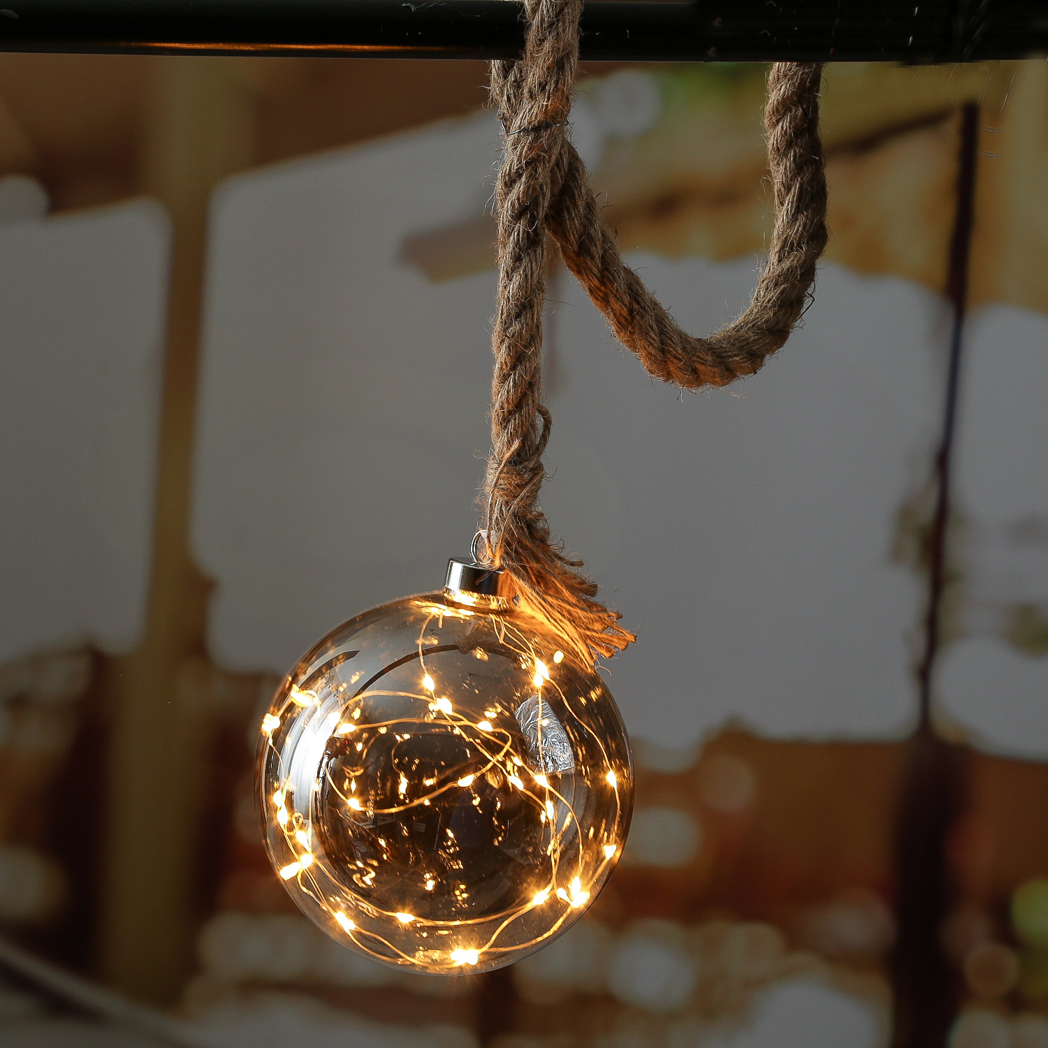 LED Glaskugel JUTTA - mit Juteseil - 30 bernsteinfarbene LED - D: 14cm - Timer - rauchig grau