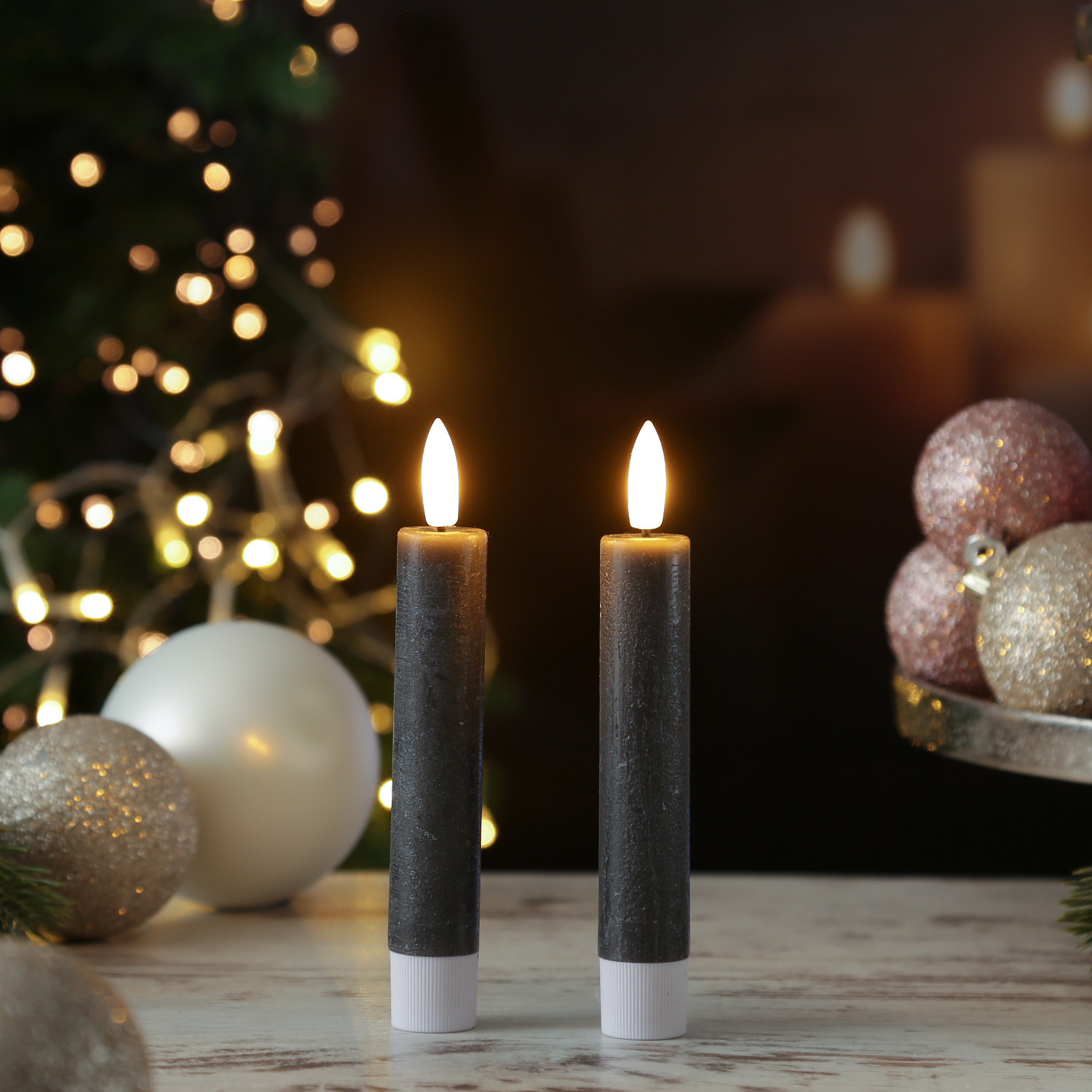 LED Stabkerzen LINA - Rustik-Optik - Echtwachs - 3D Flamme - H: 14cm - Timer - grau - 2er Set LED Stabkerzen LINA - Rustik-Optik - Echtwachs - 3D Flamme - H: 14cm - Timer - grau - 2er Set