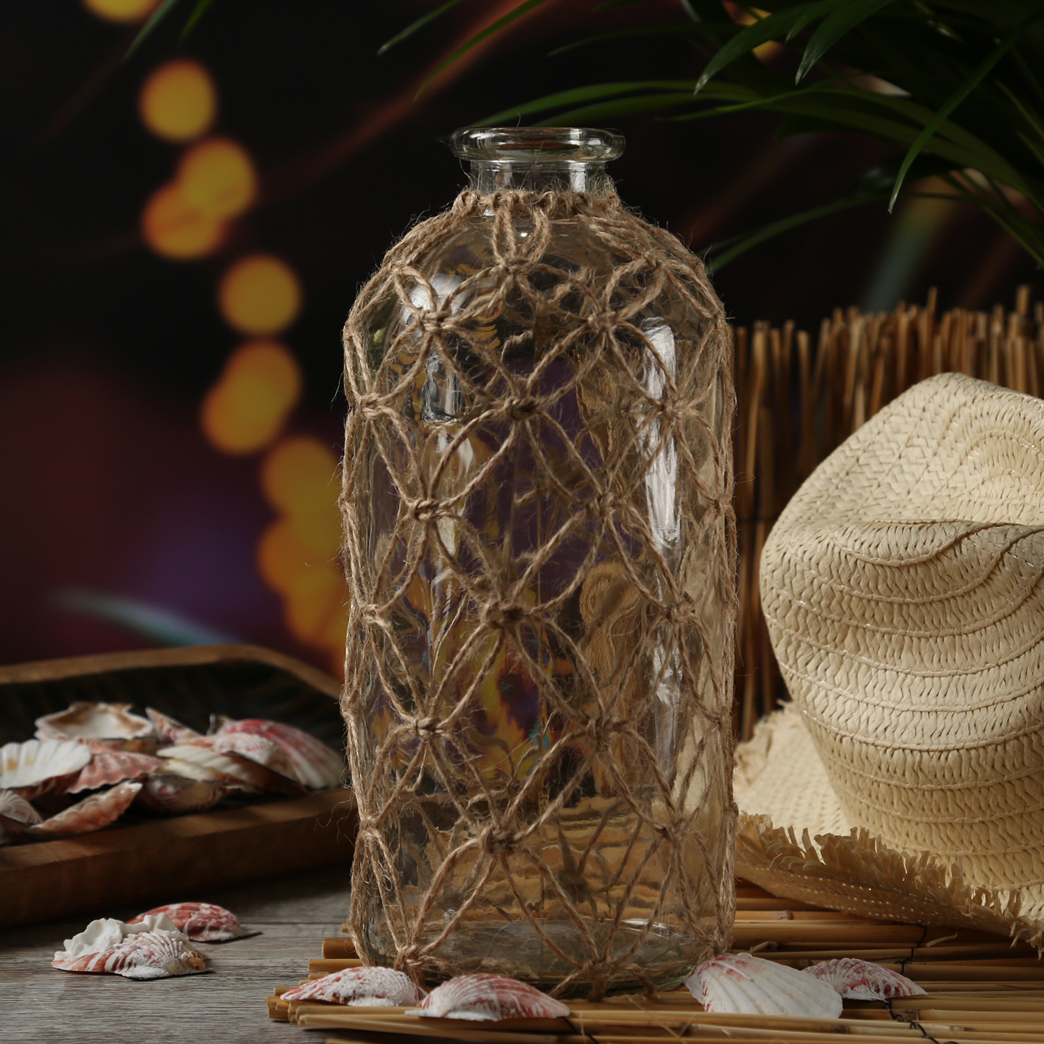 Dekoflasche MARITIM mit Netz - Glasvase - Juteseil Deko - H: 25cm - transparent Dekoflasche MARITIM mit Netz - Glasvase - Juteseil Deko - H: 25cm - transparent